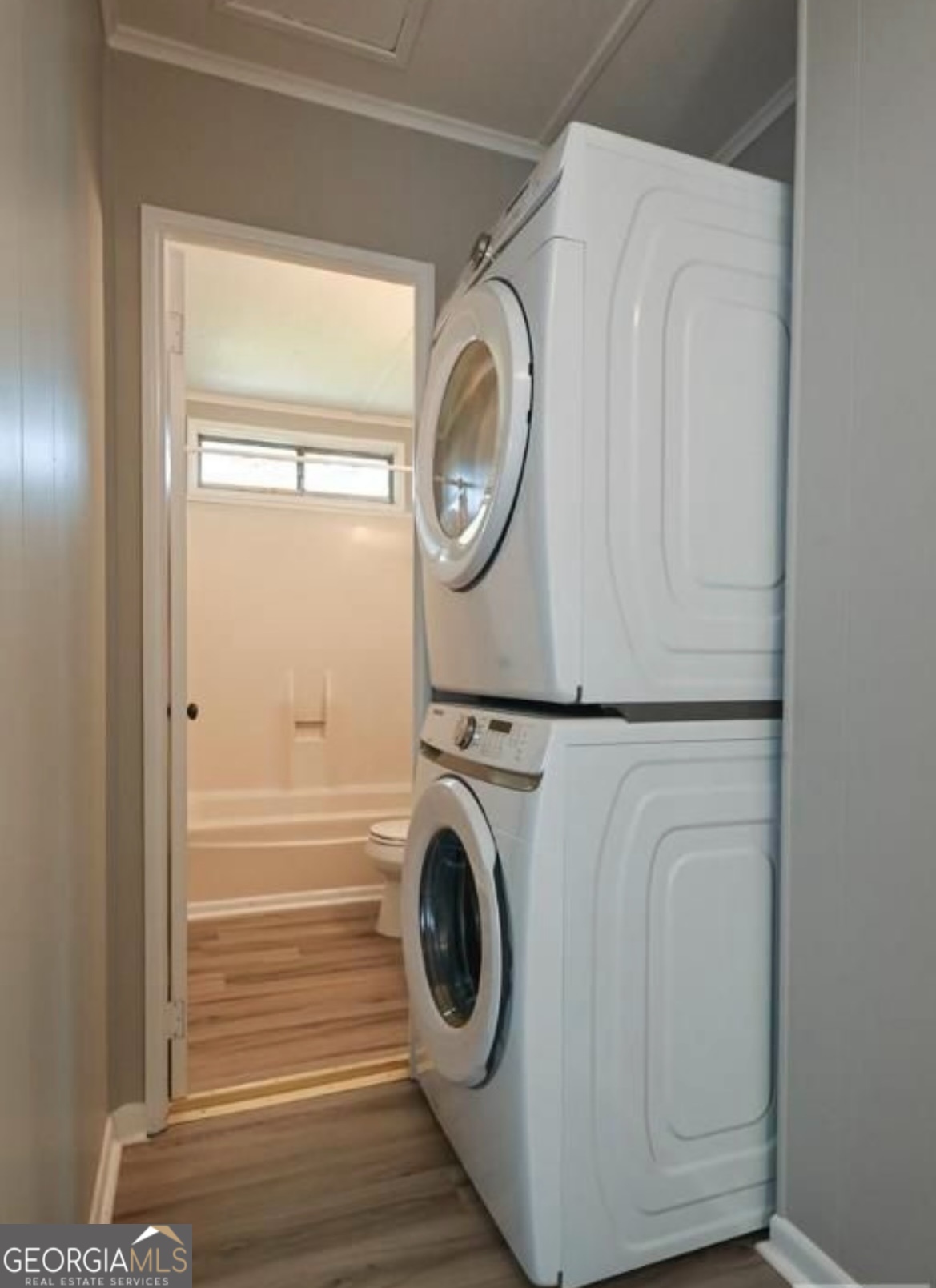 300 Martin Circle Property Photo 8