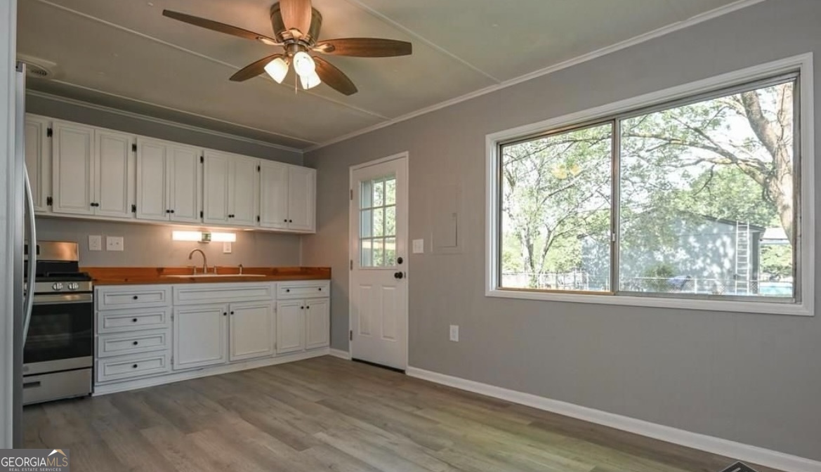 300 Martin Circle Property Photo 9