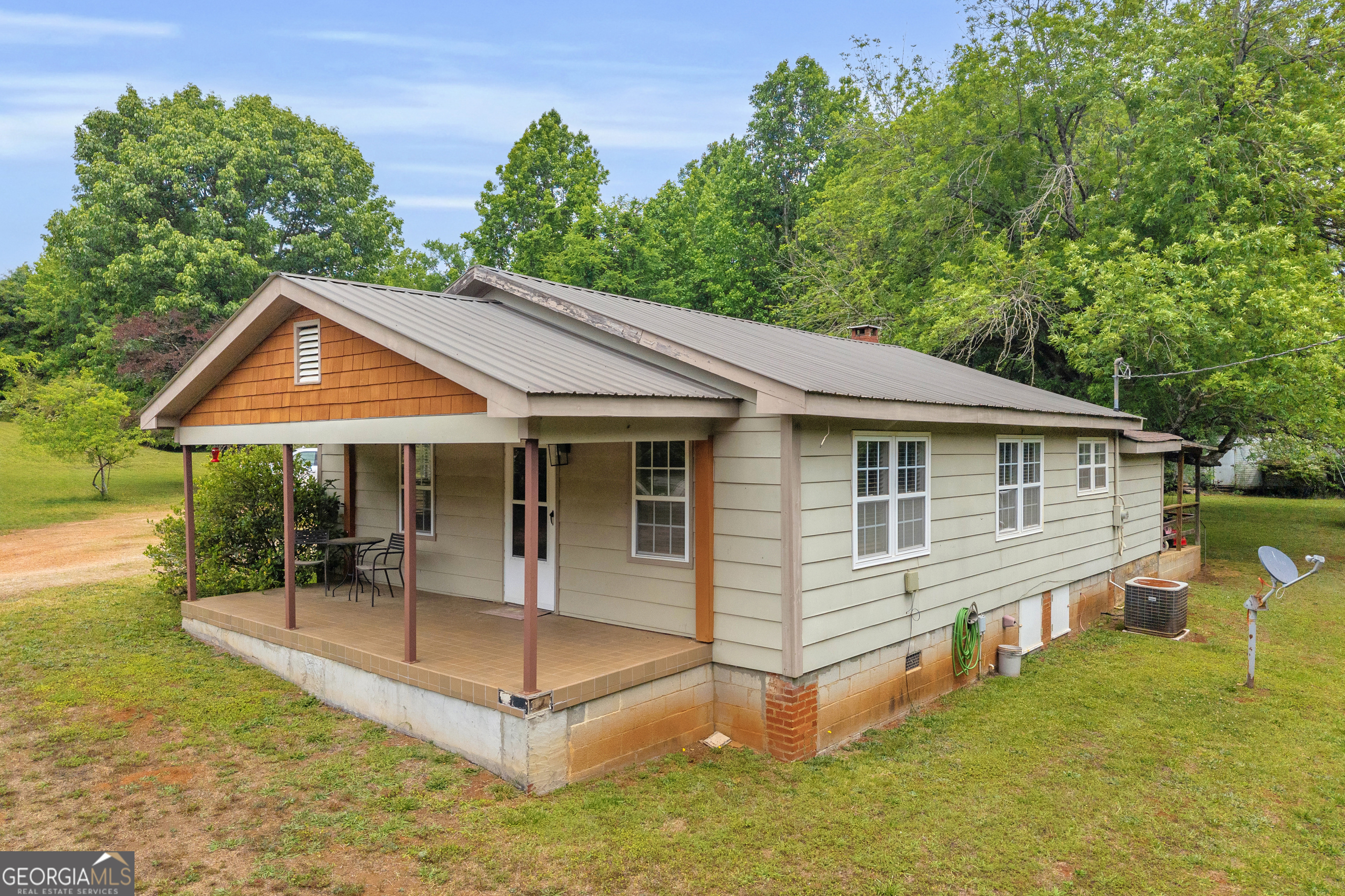 5880 Highway 320 Property Photo 2