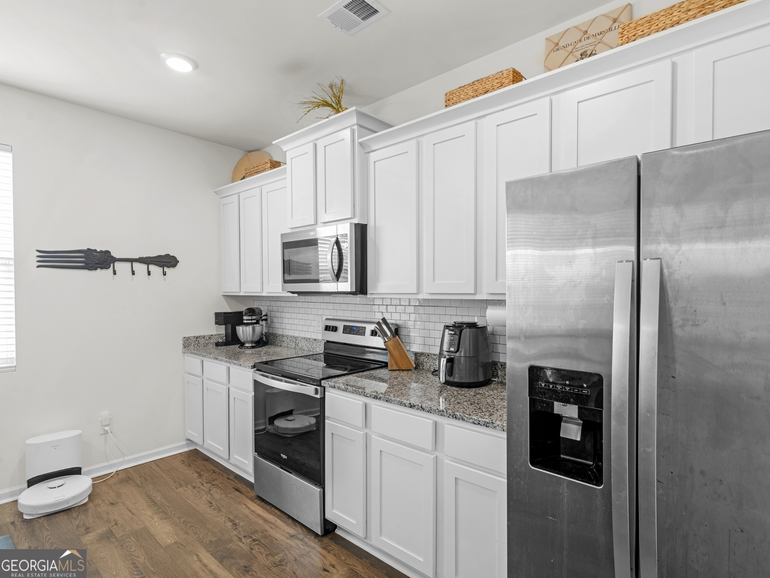 205 Montgomery Drive Property Photo 6