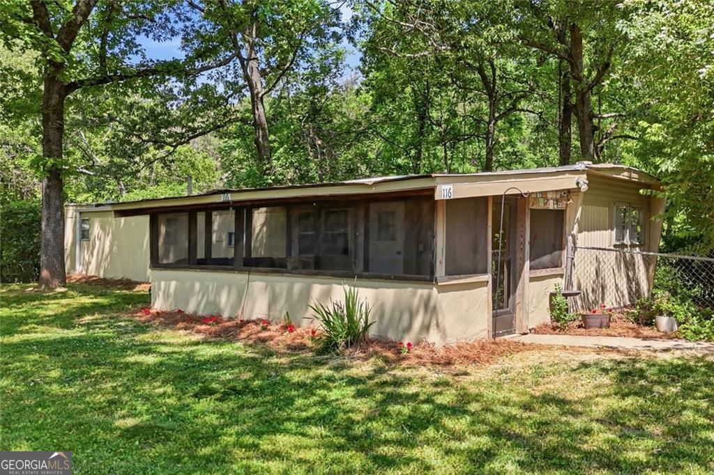 114 Oak Crest Circle Property Photo 4
