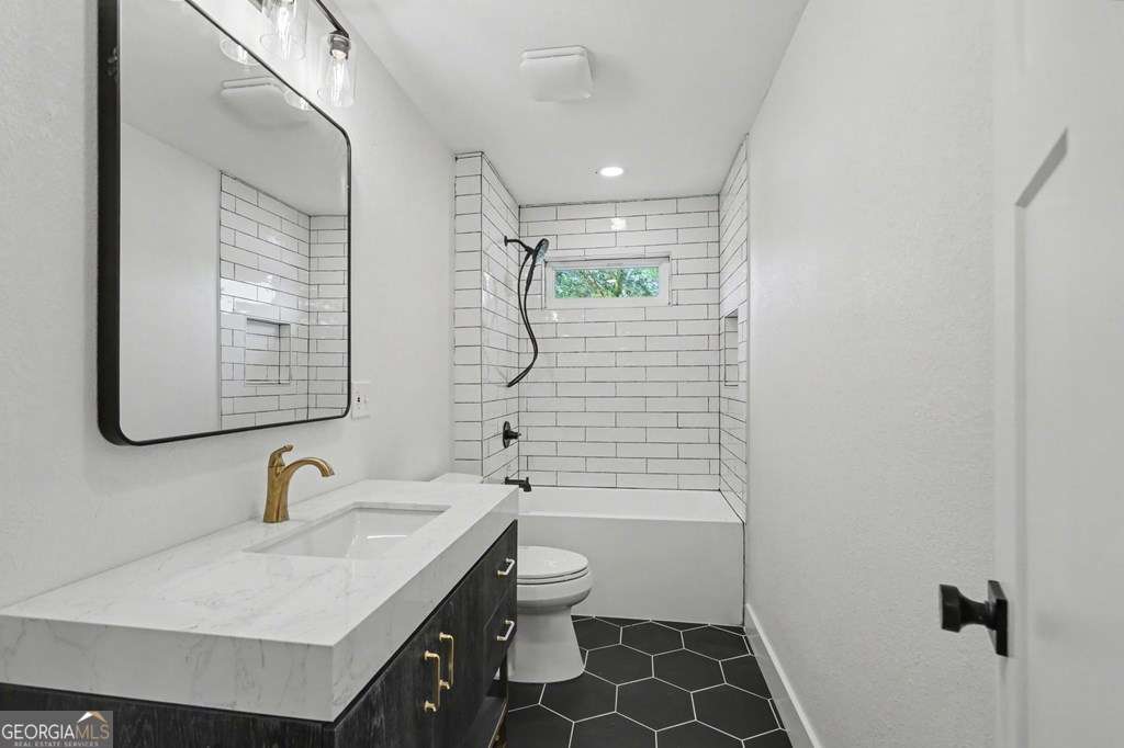 233 Bradshaw Road Property Photo 28