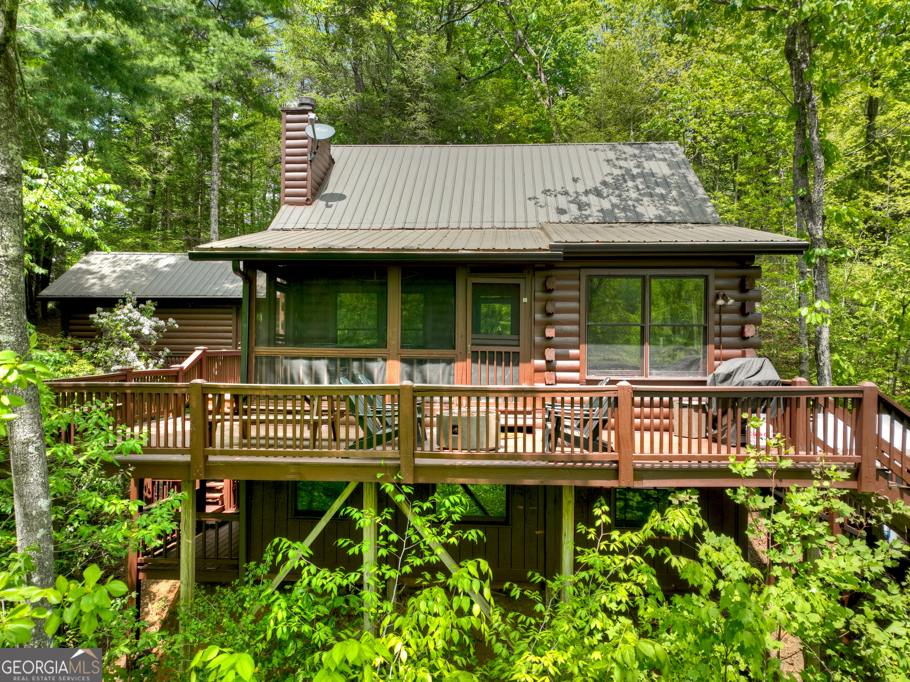 1822 Hidden Lake Drive Property Photo 2