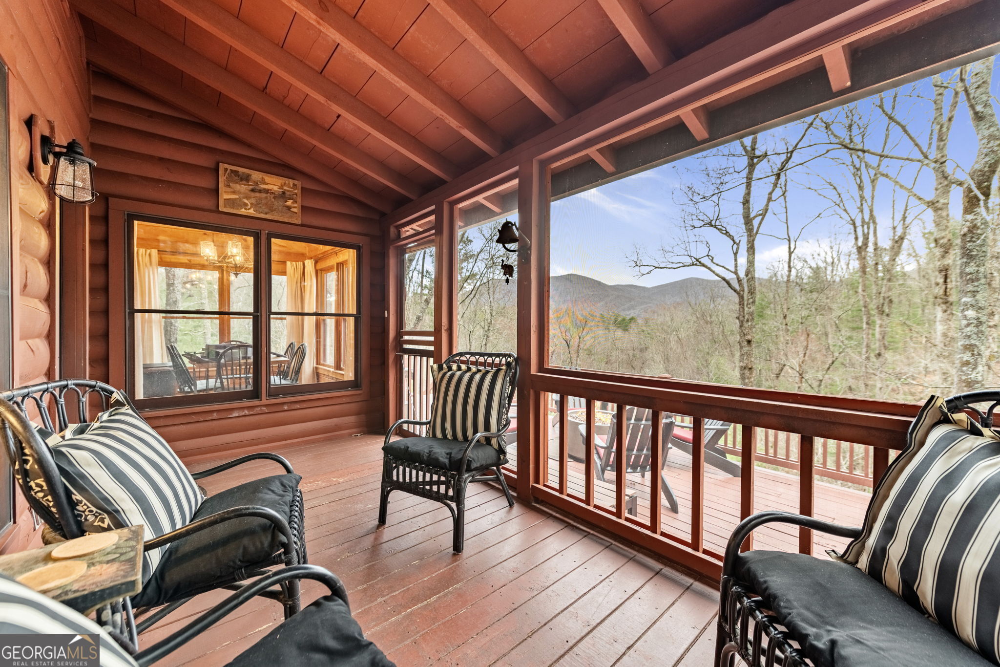 1822 Hidden Lake Drive Property Photo 4