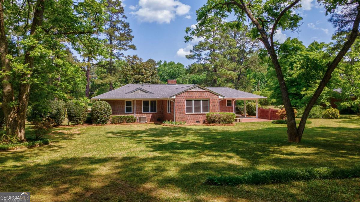 1310 Lincolnton Property Photo 3