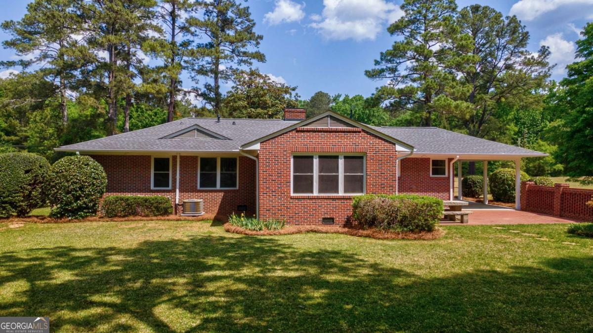 1310 Lincolnton Property Photo 4