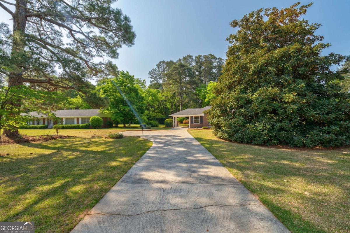 1310 Lincolnton Property Photo 12