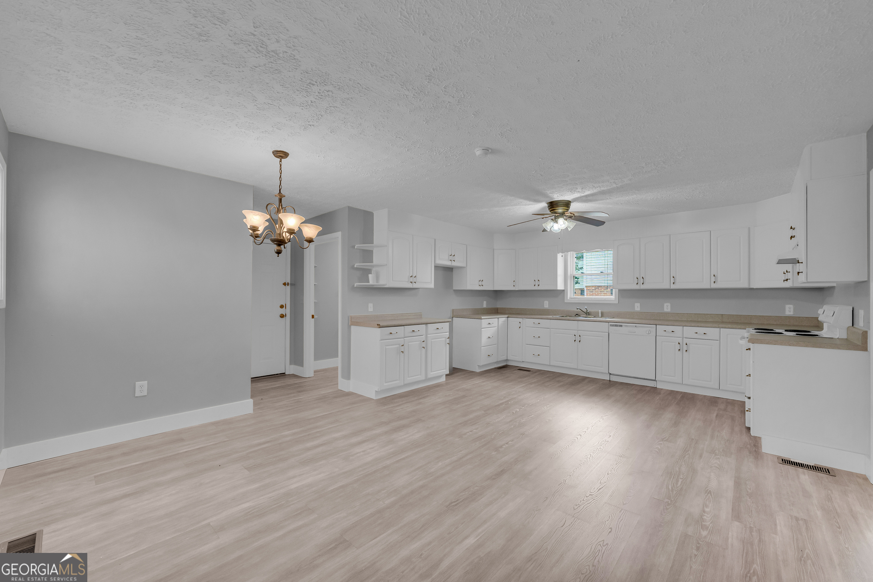 99 Parker Street Property Photo 40