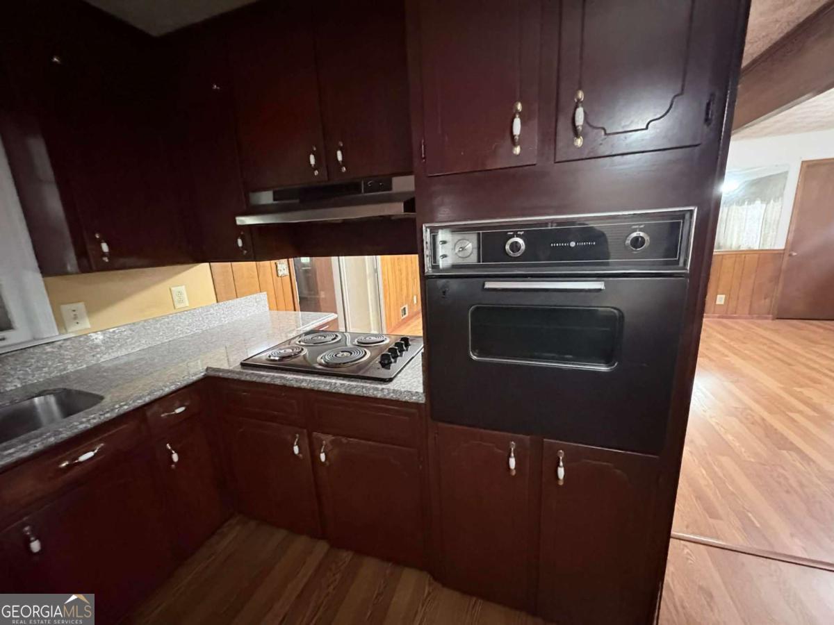 6478 River Run Road Property Photo 3