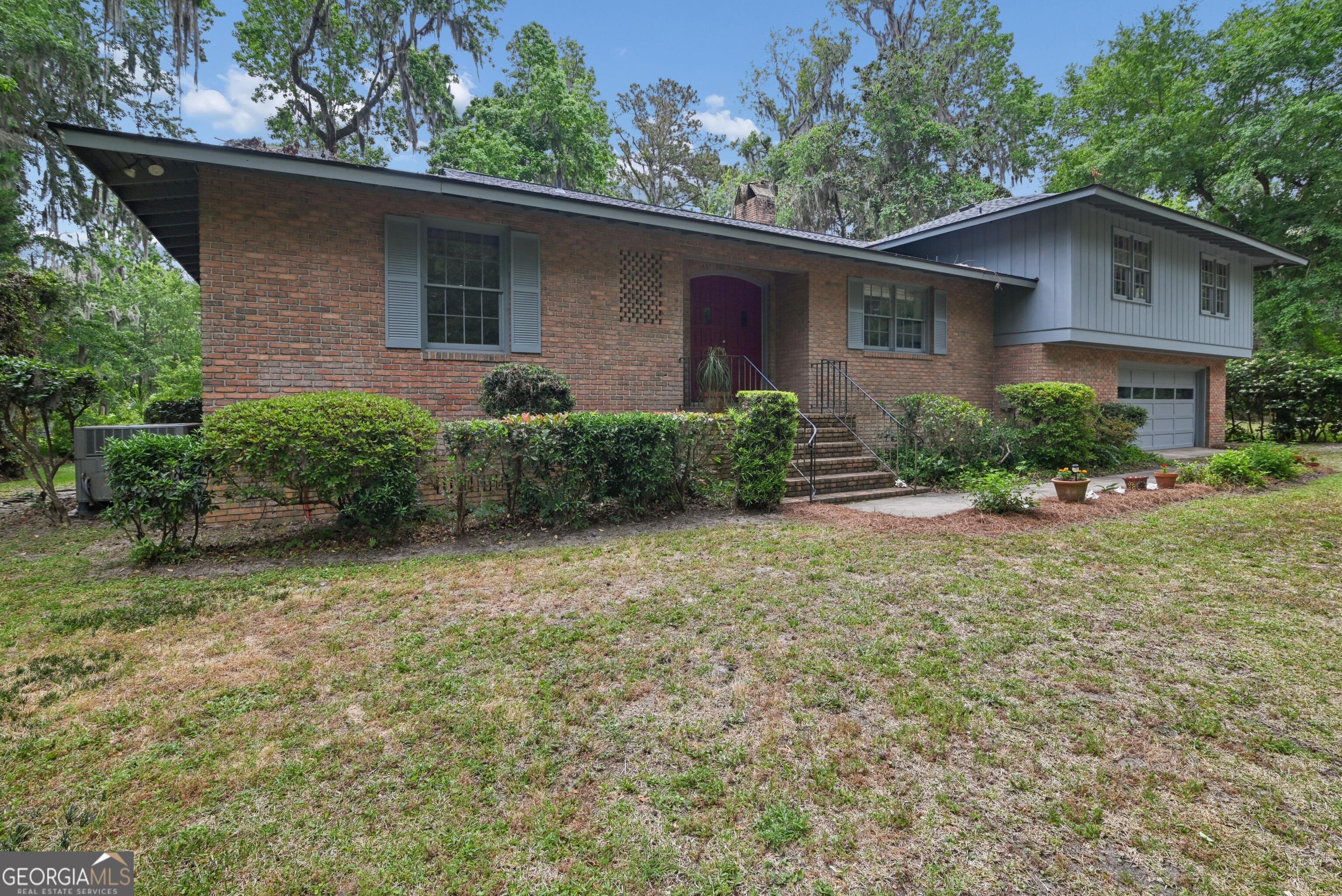 180 Saint Clair Drive Property Photo 2