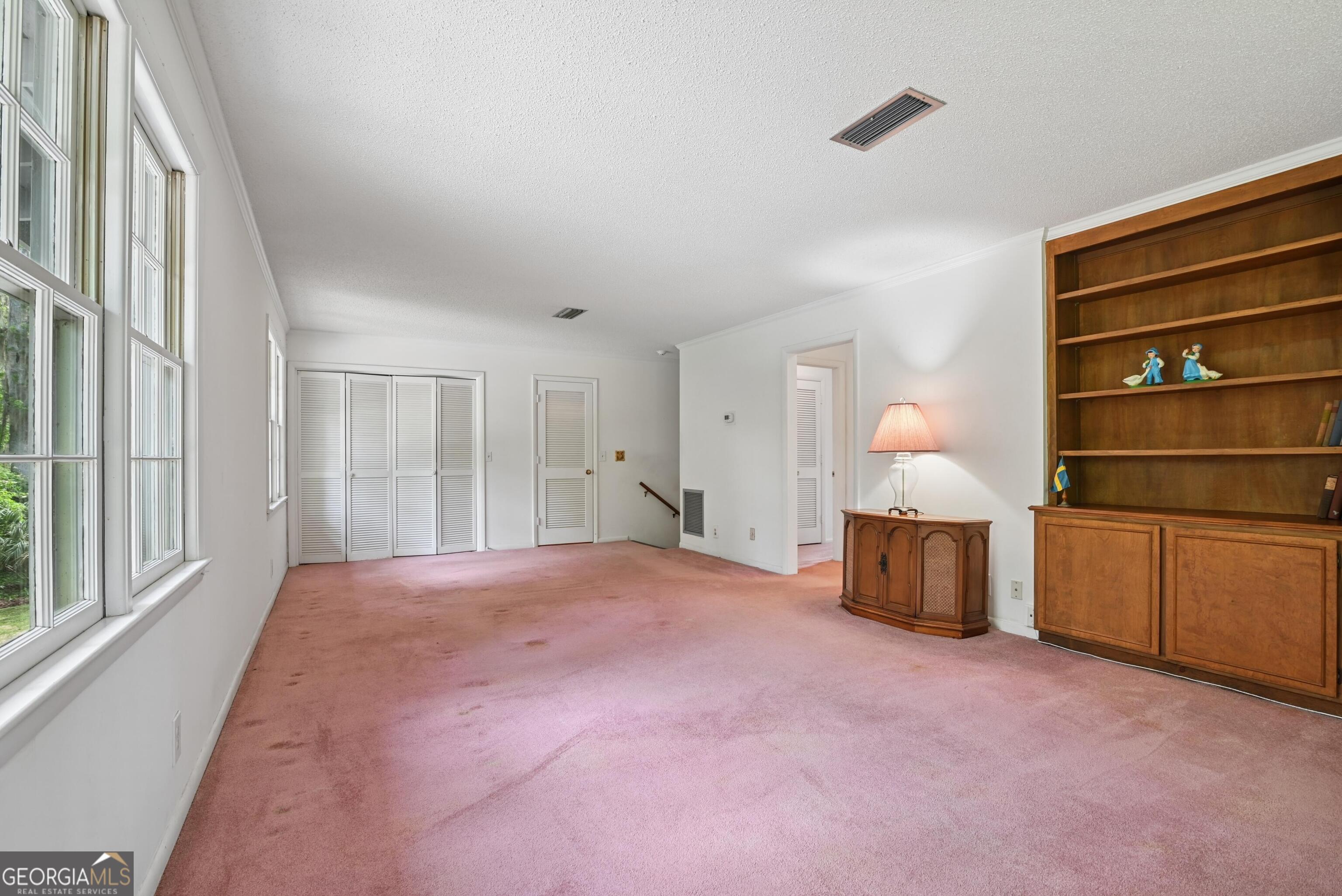 180 Saint Clair Drive Property Photo 4