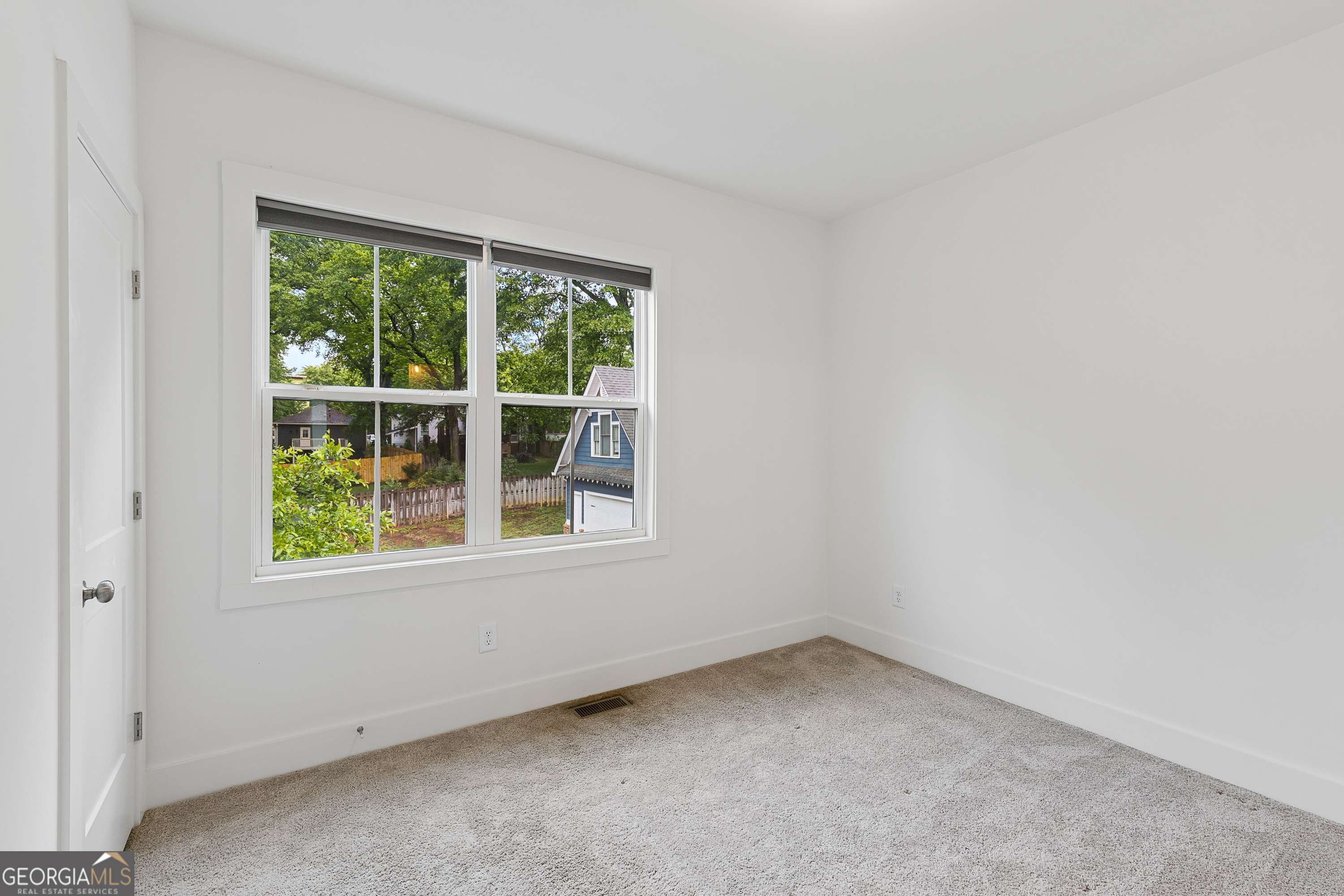 140 Color Circle Property Photo 7