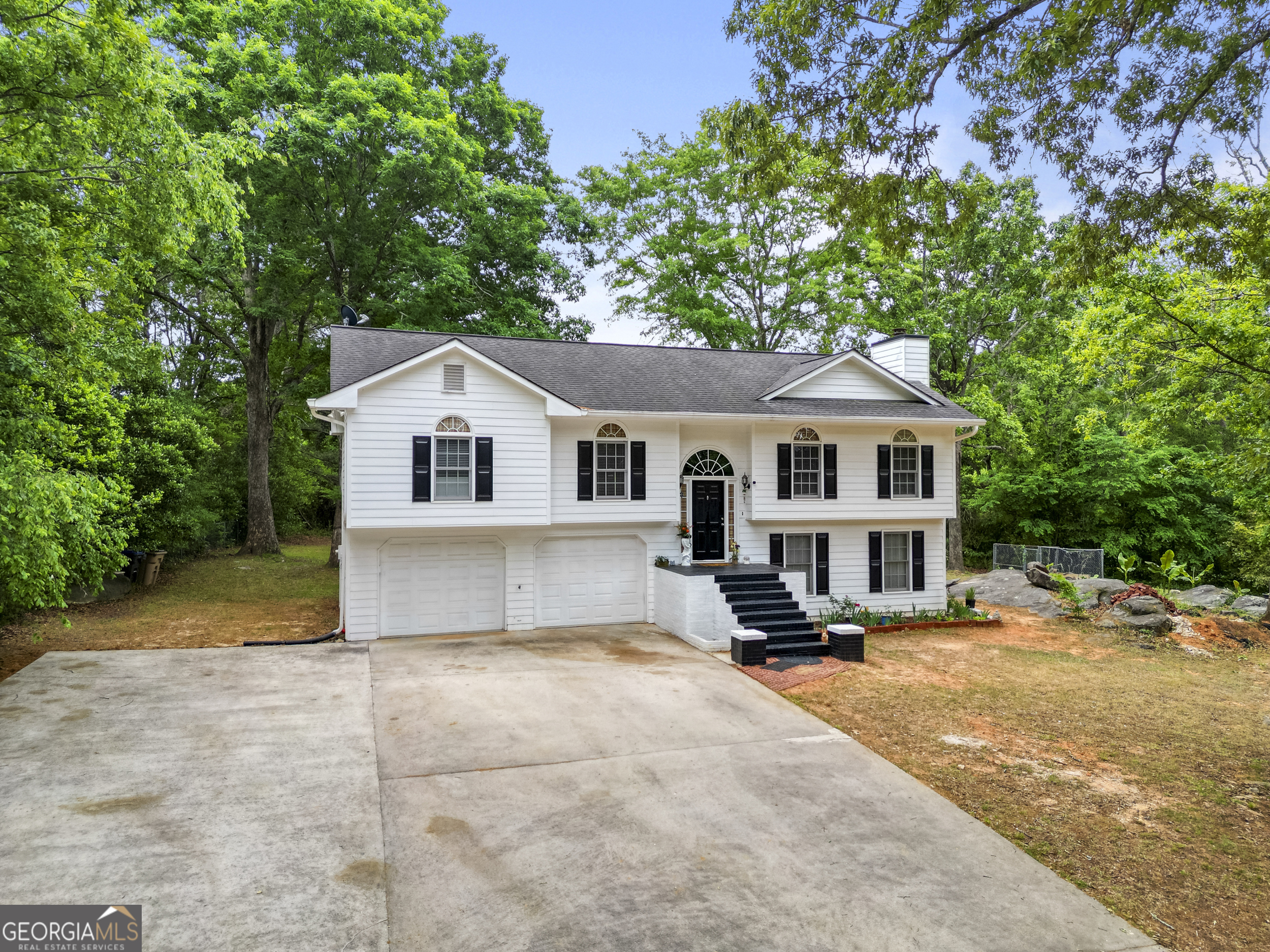 143 Stoneview Drive Property Photo 1