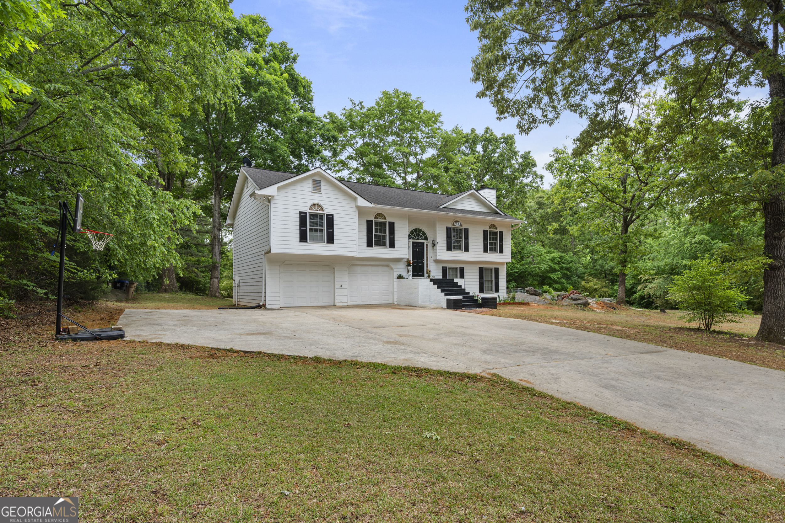 143 Stoneview Drive Property Photo 9