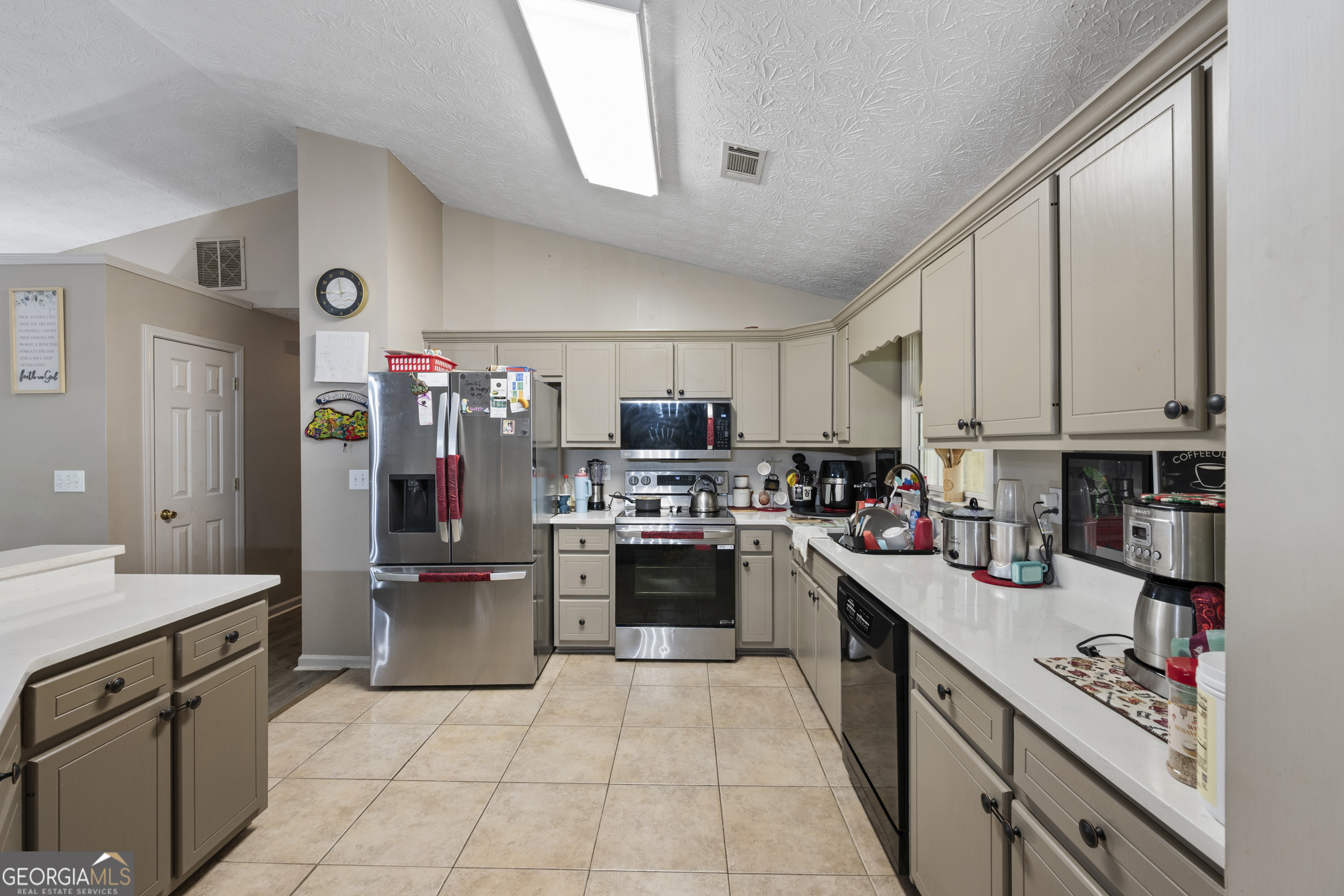 143 Stoneview Drive Property Photo 28