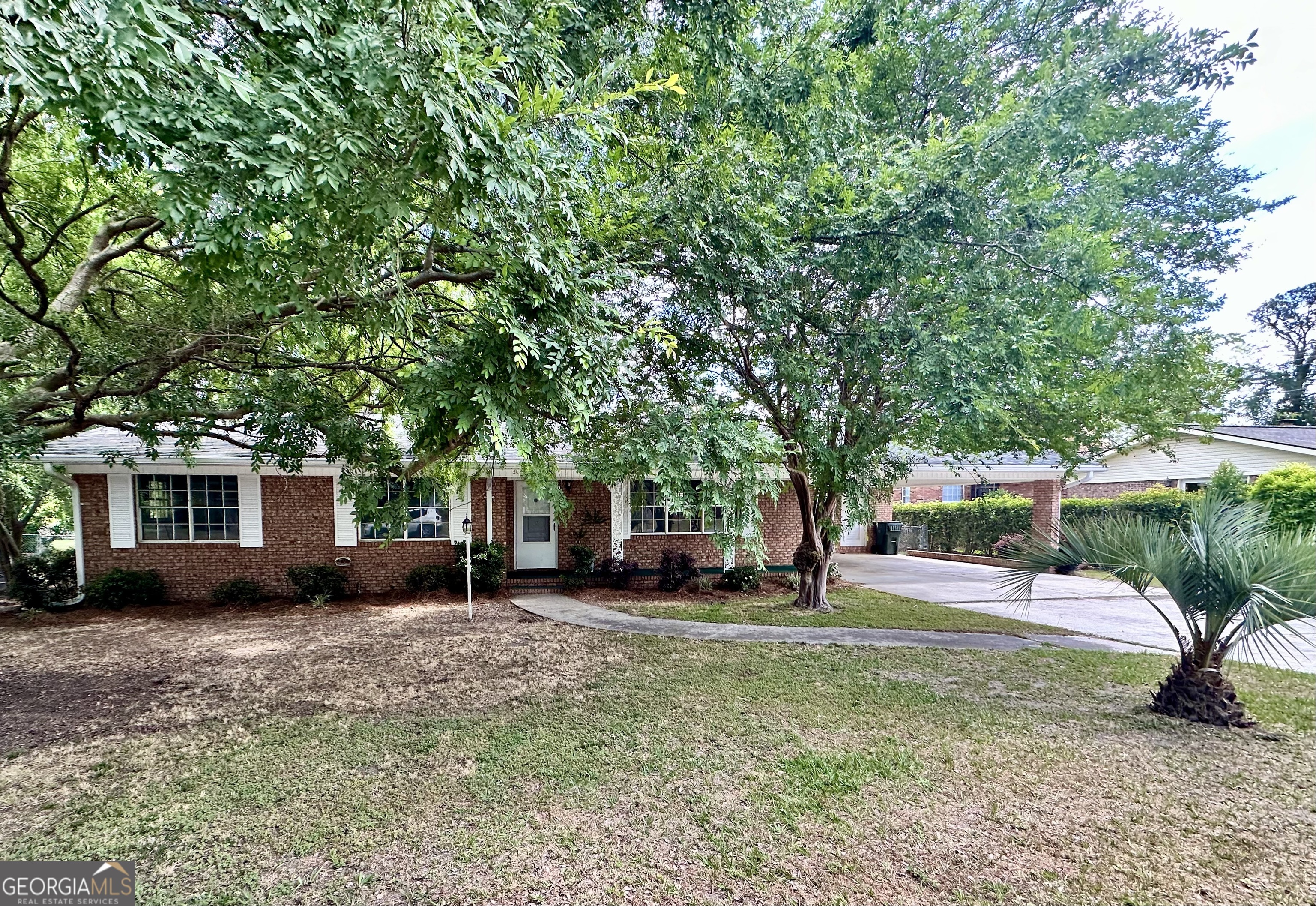 402 Pineview Drive