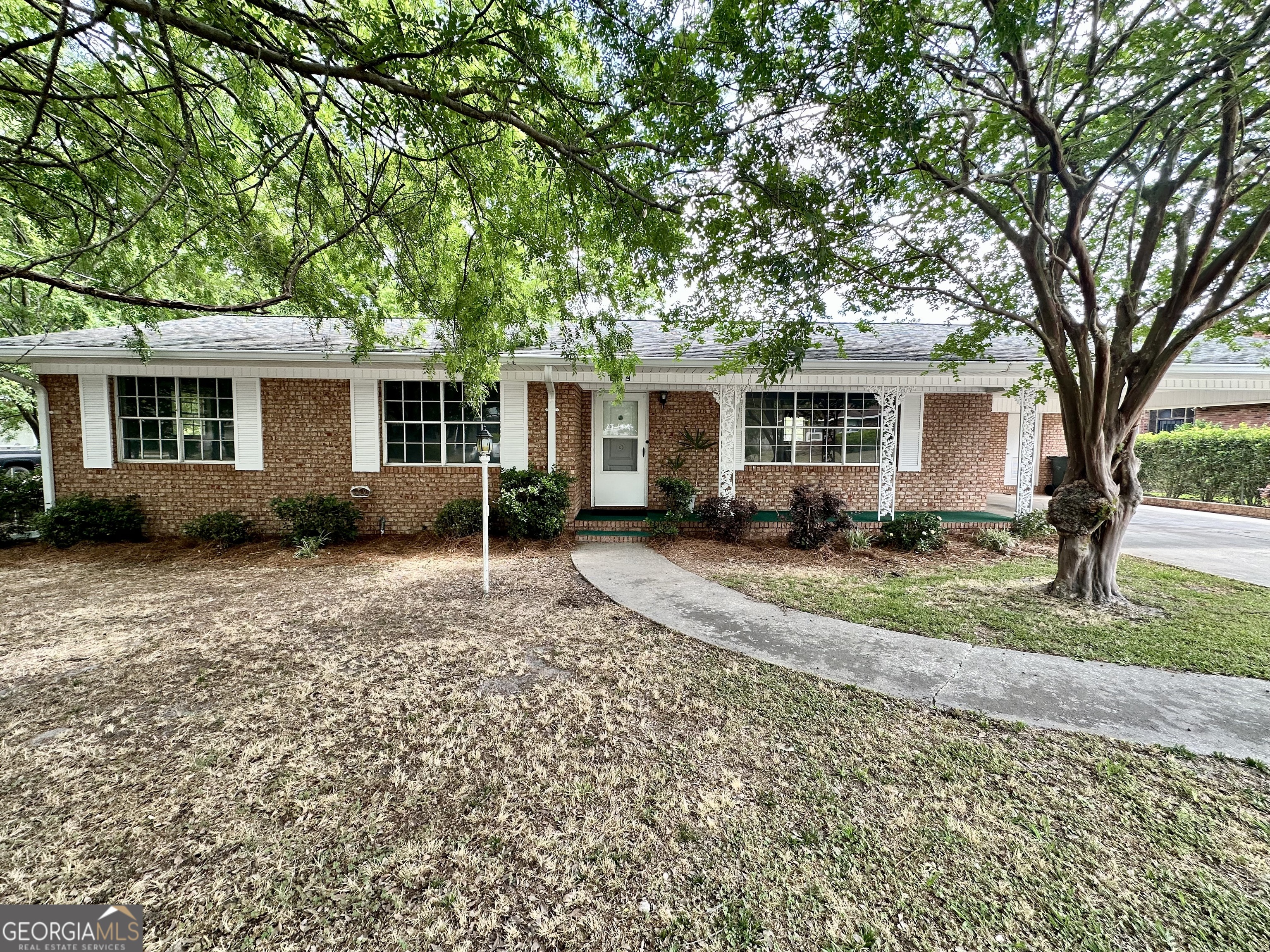 402 Pineview Drive Property Photo 2