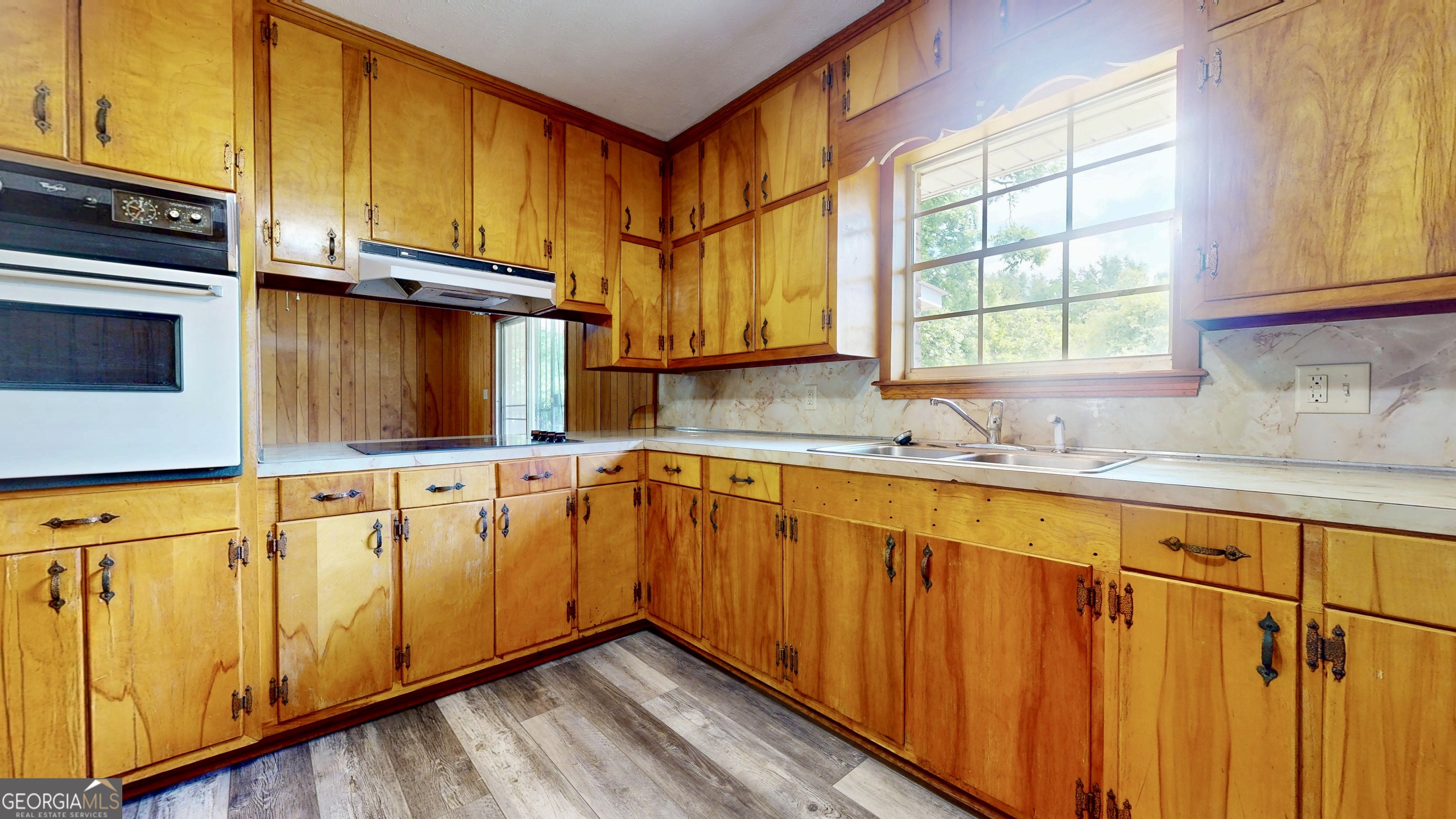 402 Pineview Drive Property Photo 6