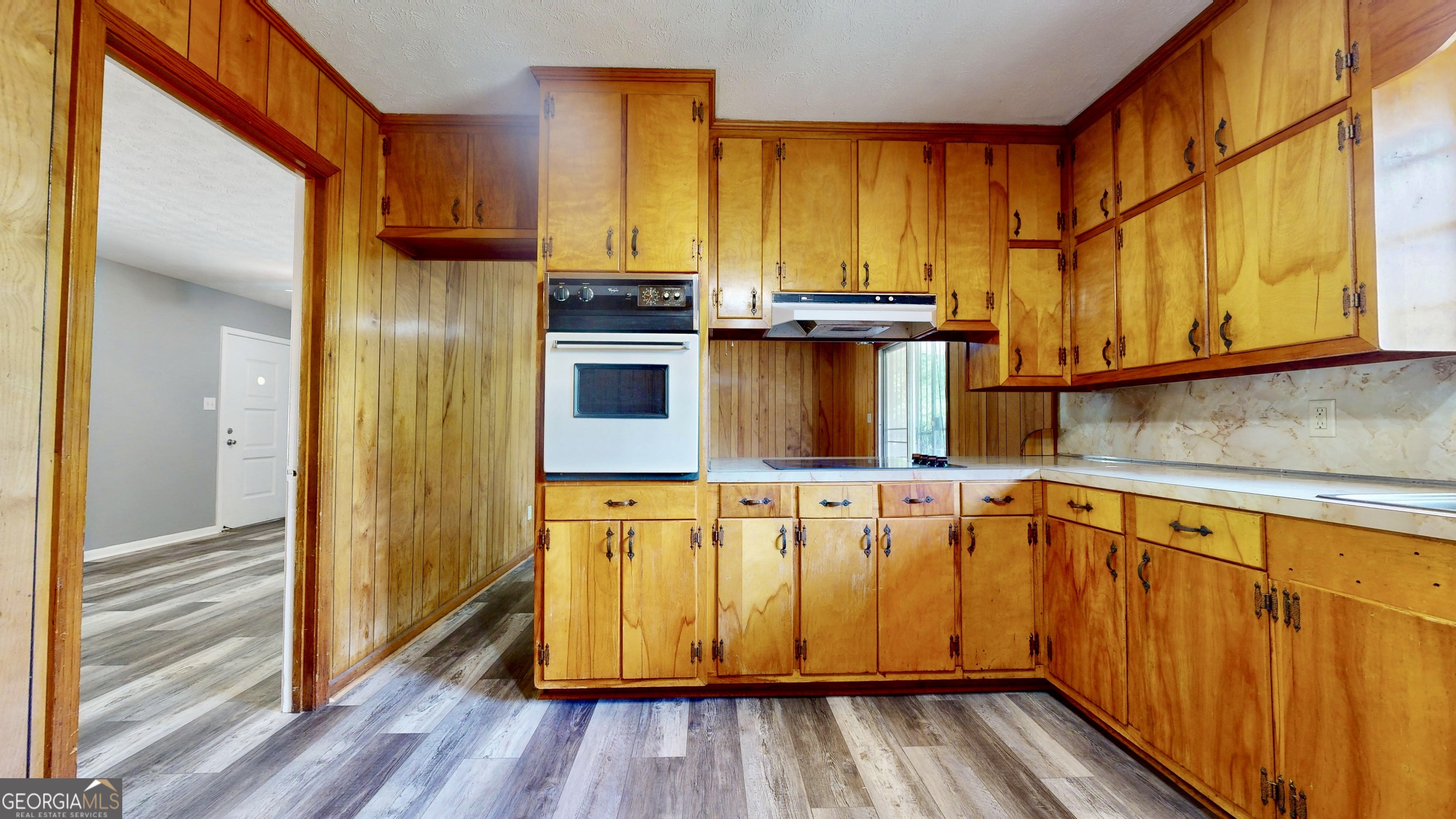 402 Pineview Drive Property Photo 7