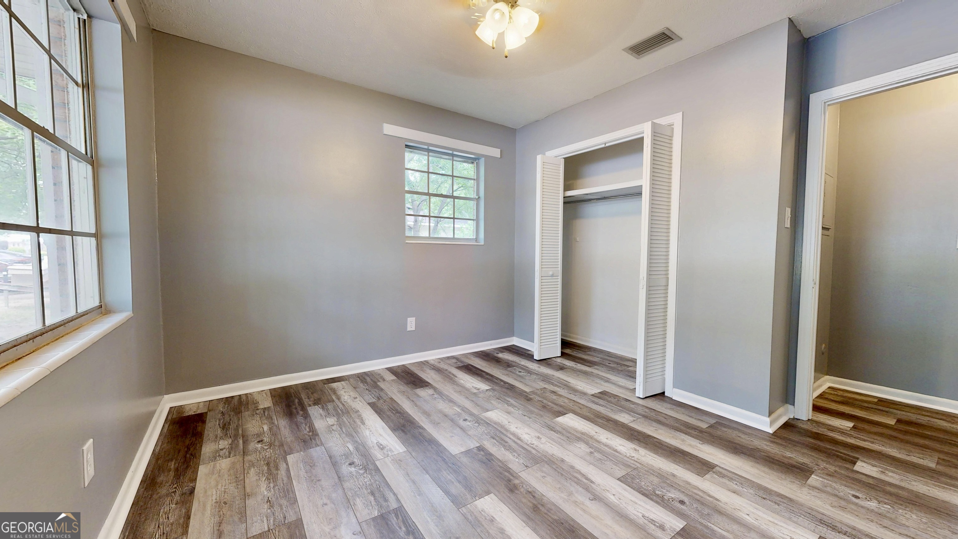 402 Pineview Drive Property Photo 8