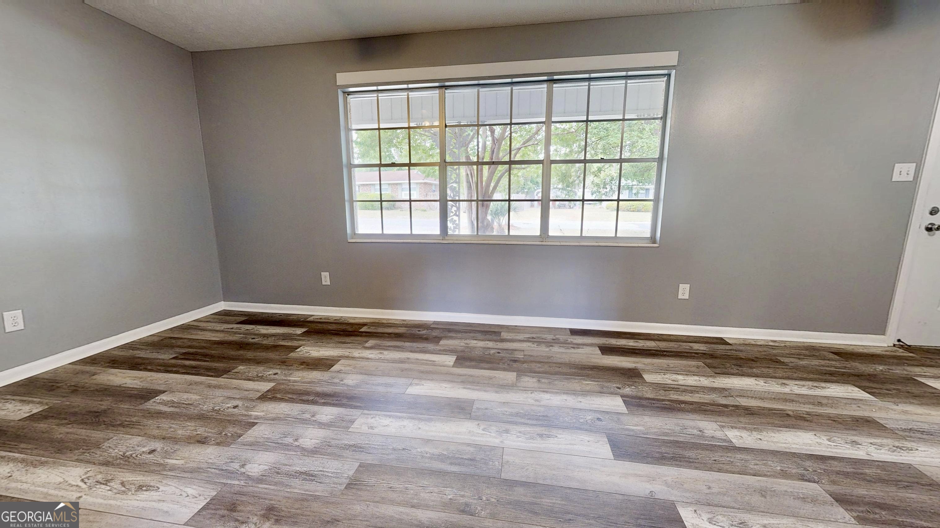 402 Pineview Drive Property Photo 10
