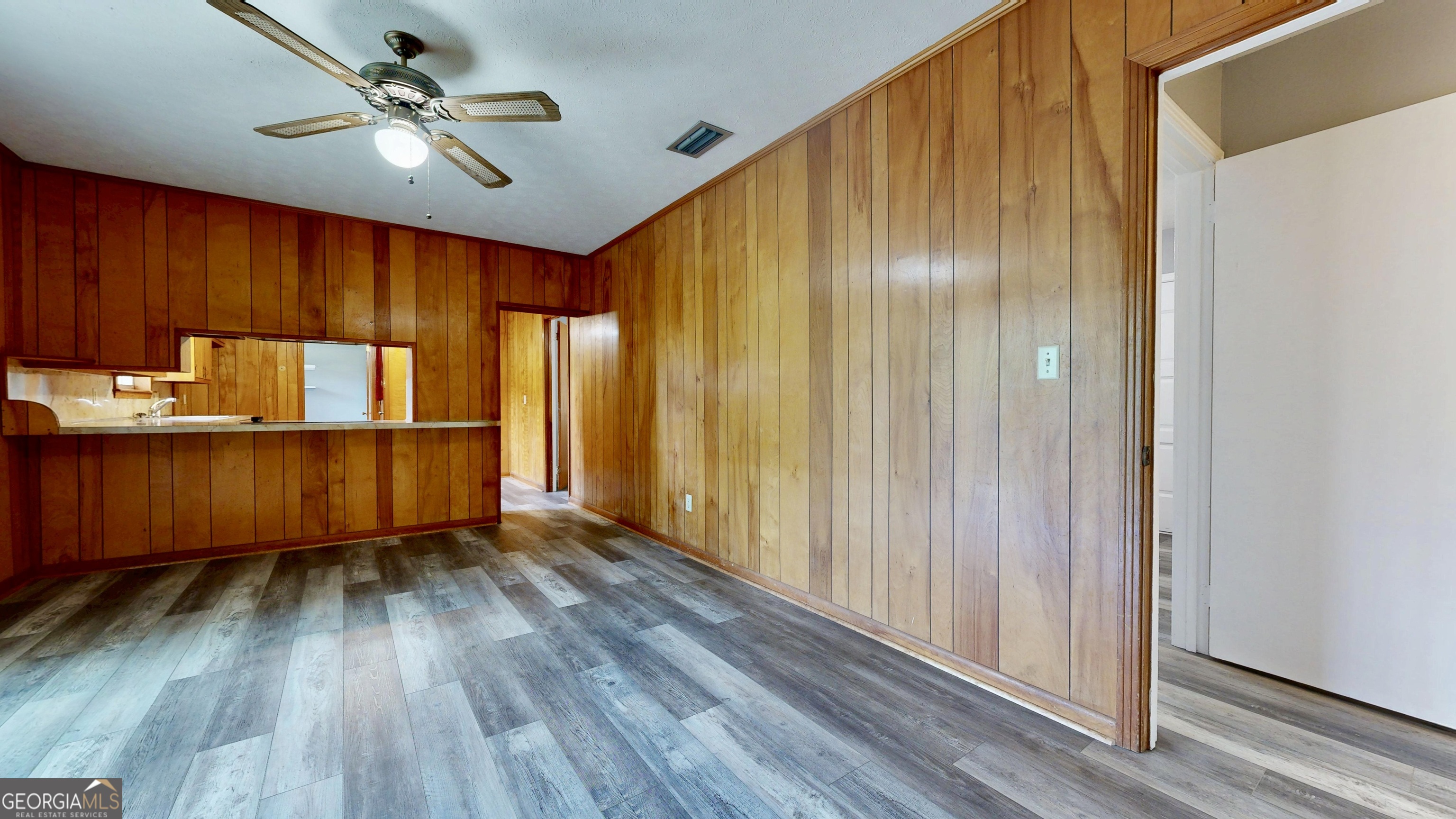 402 Pineview Drive Property Photo 11