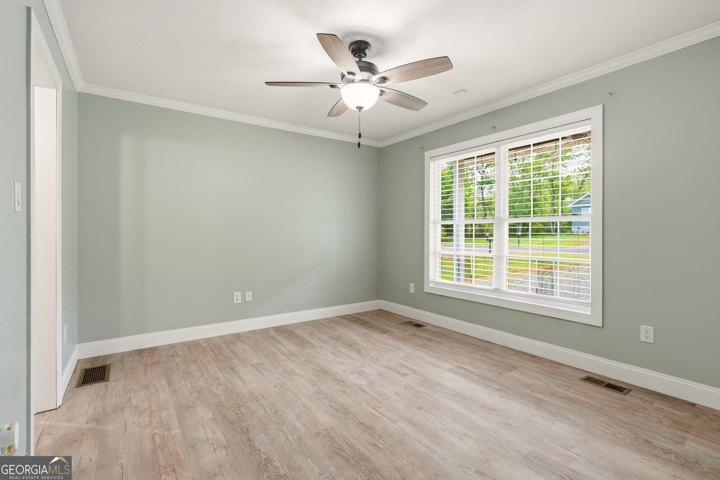 5457 Willow Springs Road Property Photo 17