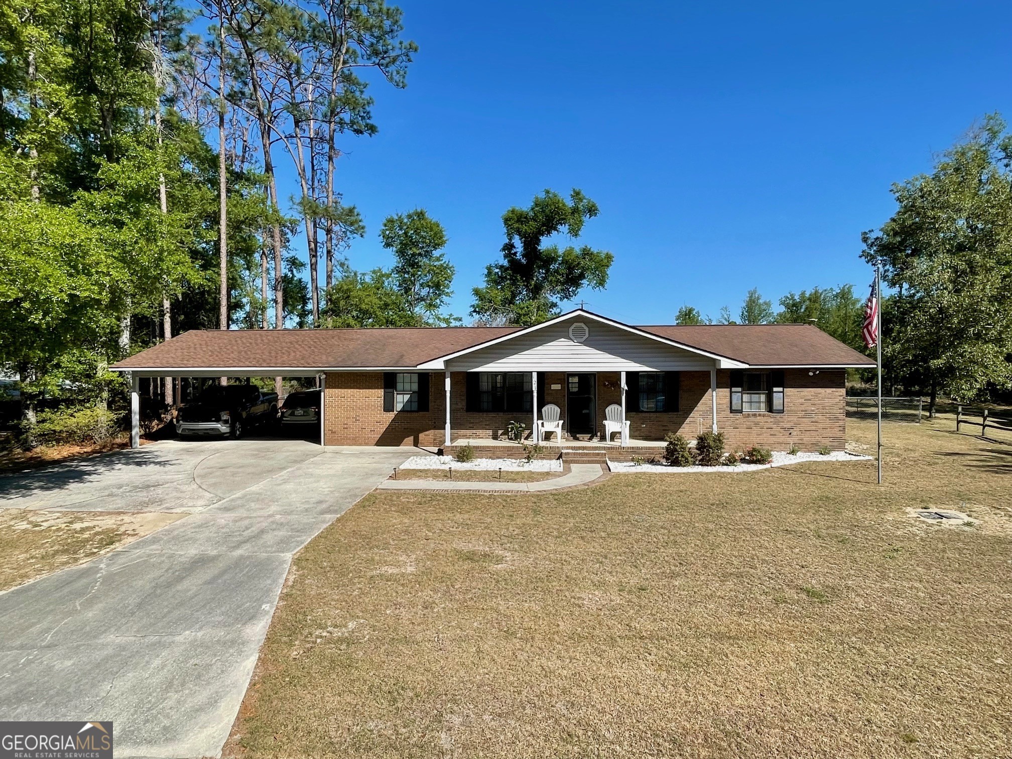 121 Camellia Drive Property Photo 1