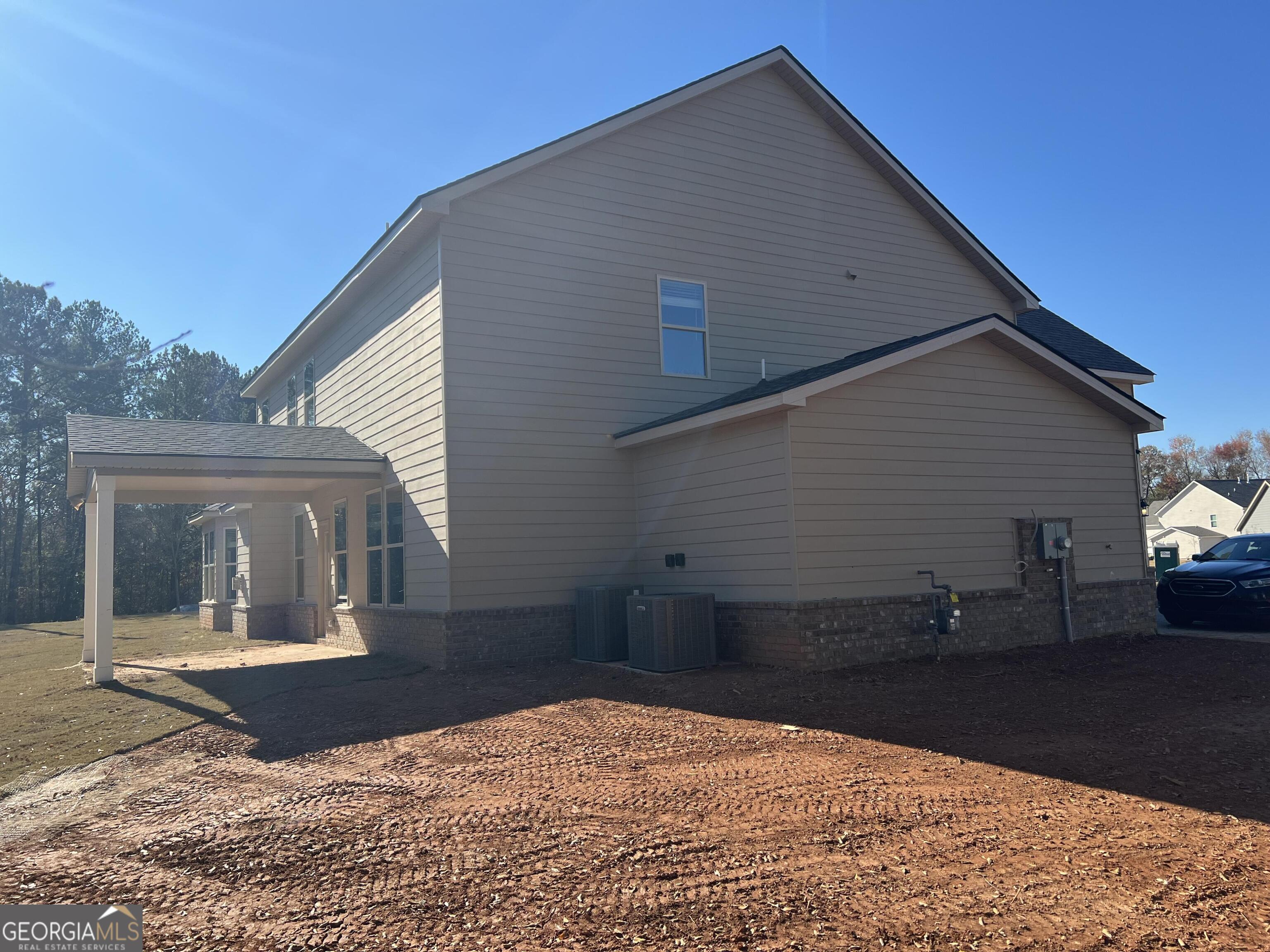 1100 Gilbert Court Property Photo 3