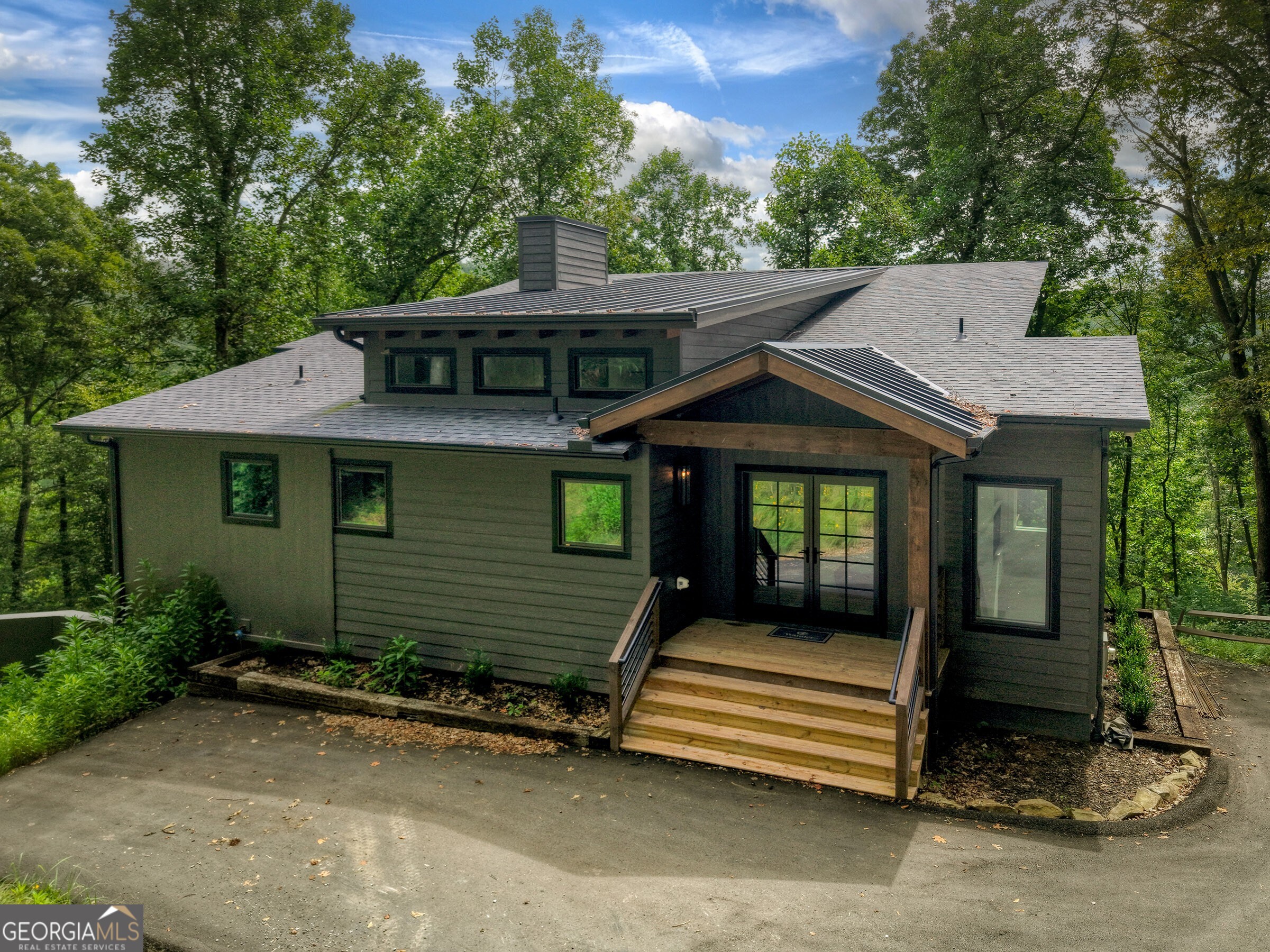 271 Toccoa Preserve Court Property Photo 4