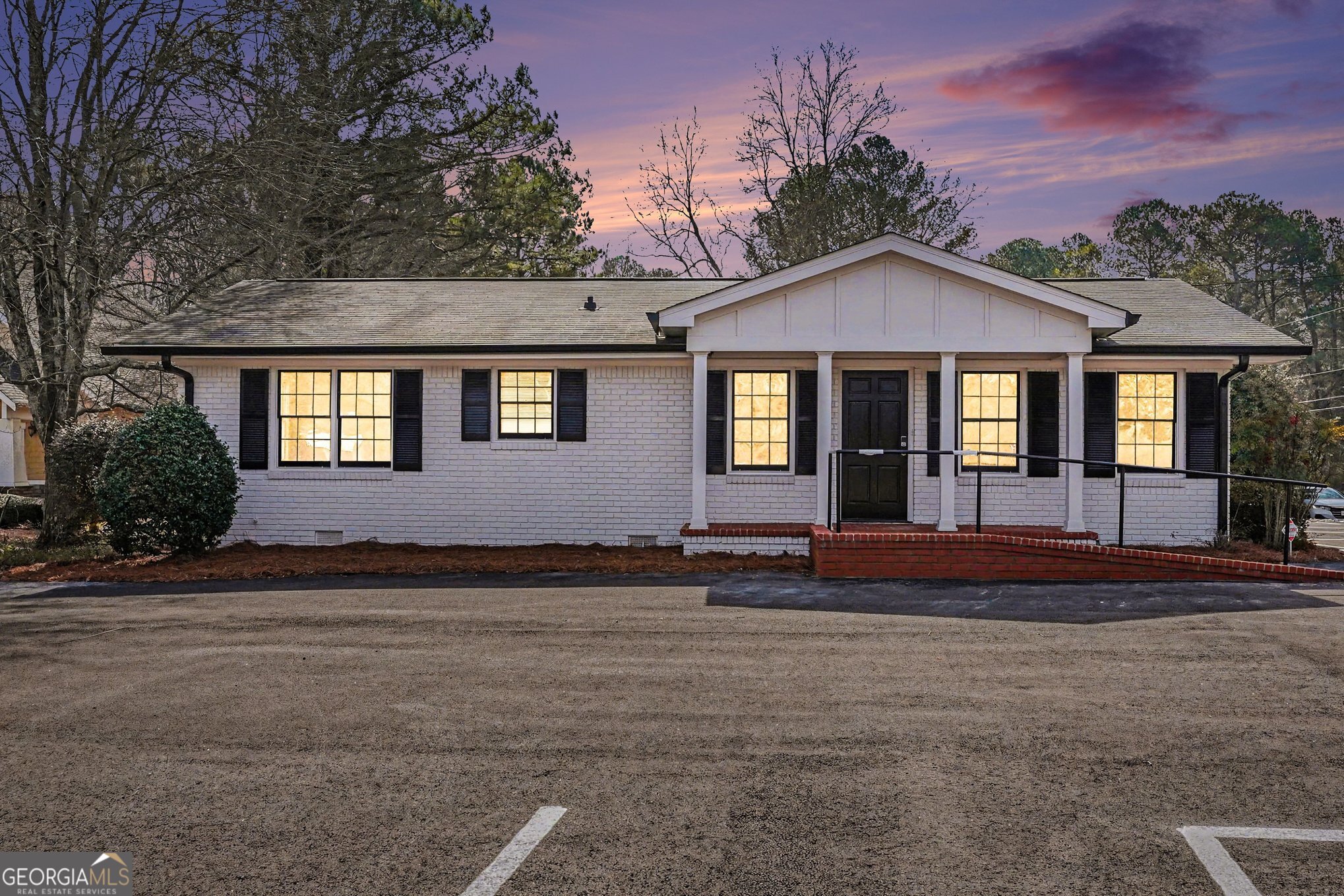 730 W Lanier Property Photo 3