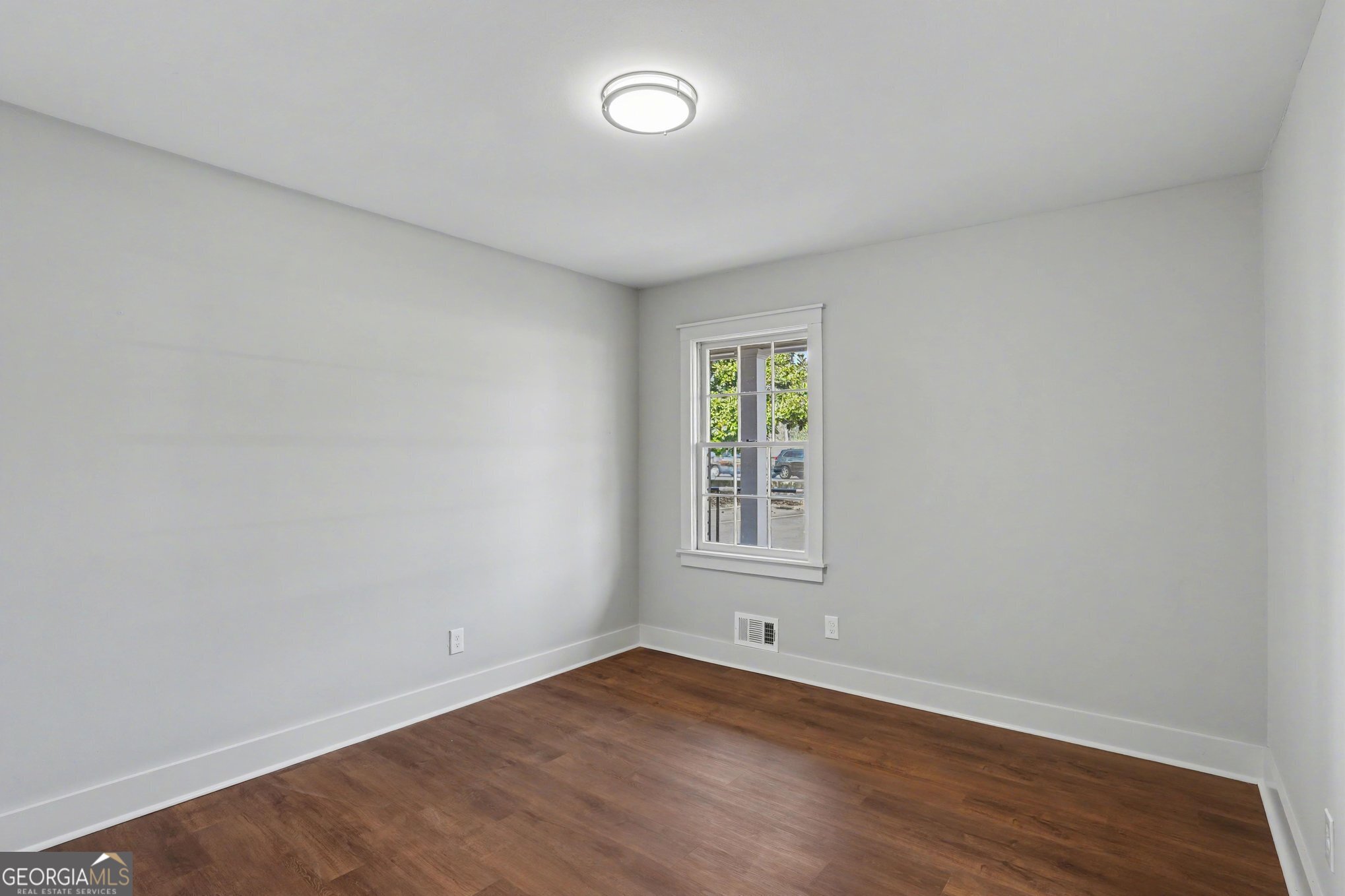 730 W Lanier Property Photo 21