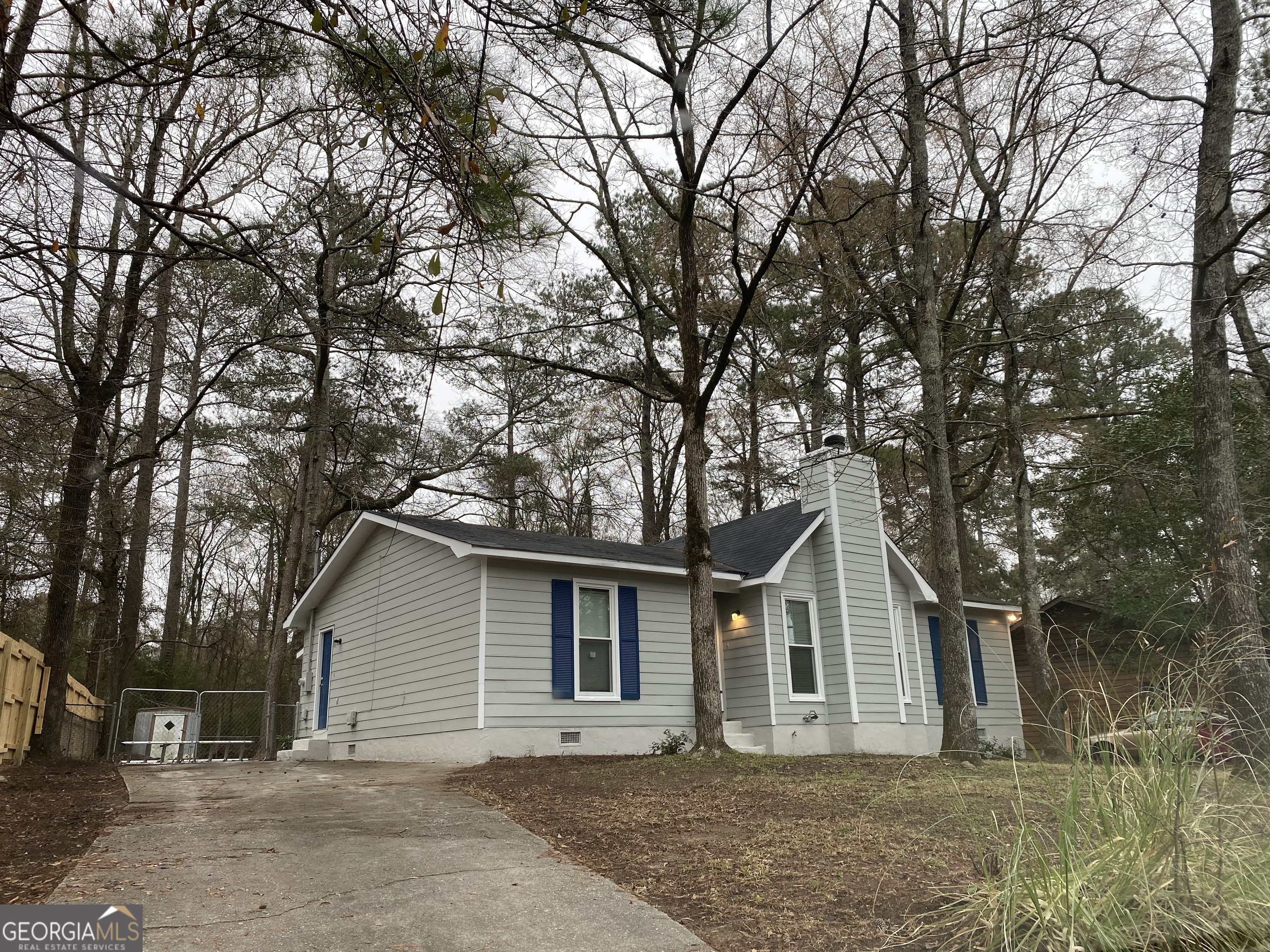 260 Edgewater Drive Property Photo 1