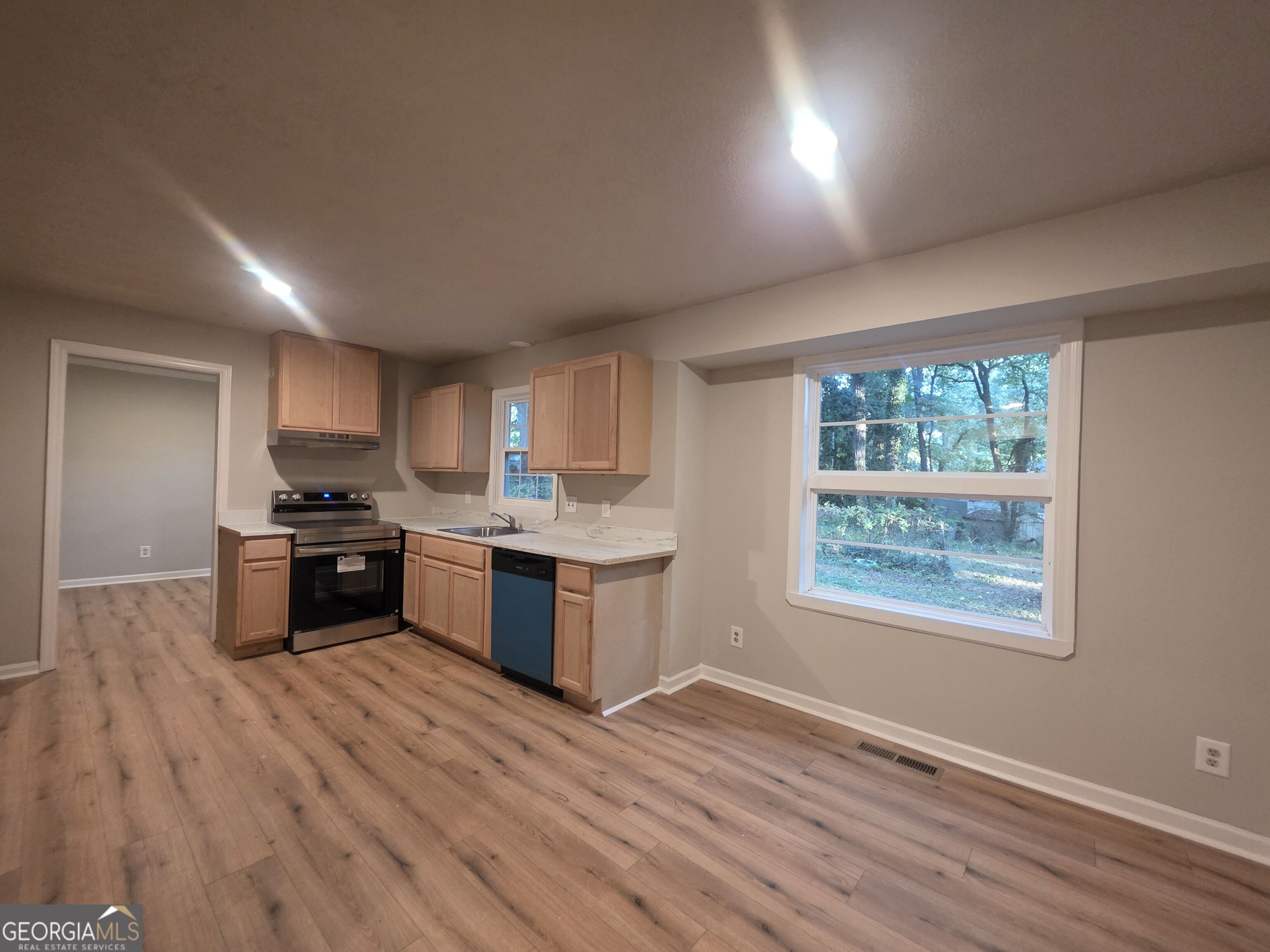 5382 Rockbridge Road Property Photo 5