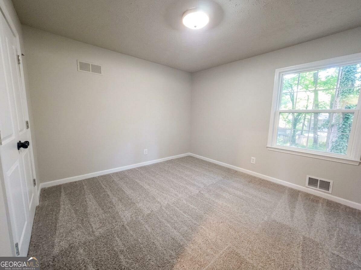 5382 Rockbridge Road Property Photo 12