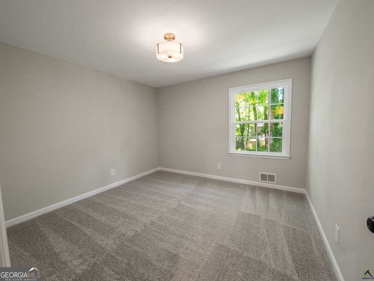 5382 Rockbridge Road Property Photo 14