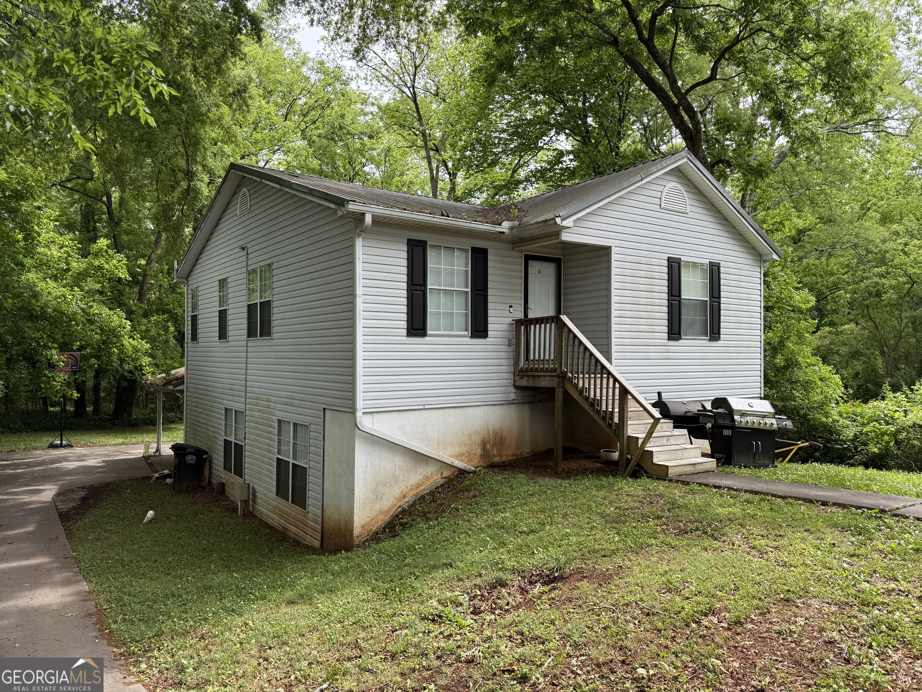 1300 Calhoun Avenue Ne Property Photo 1