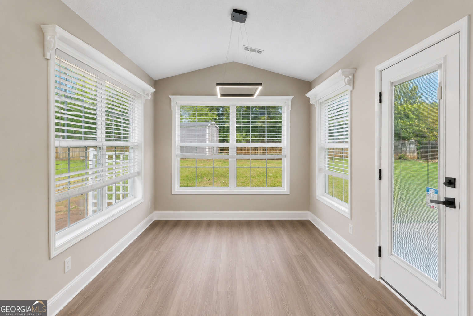 625 Brents Cove Property Photo 8