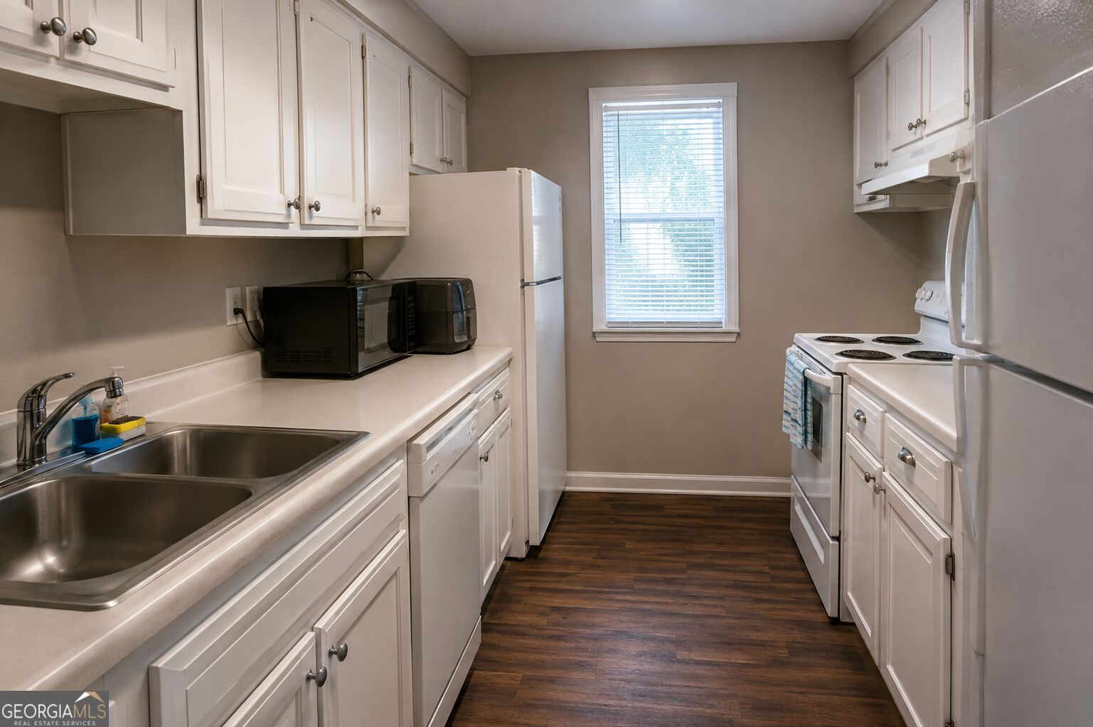 3168 Nectarine Circle Property Photo 3