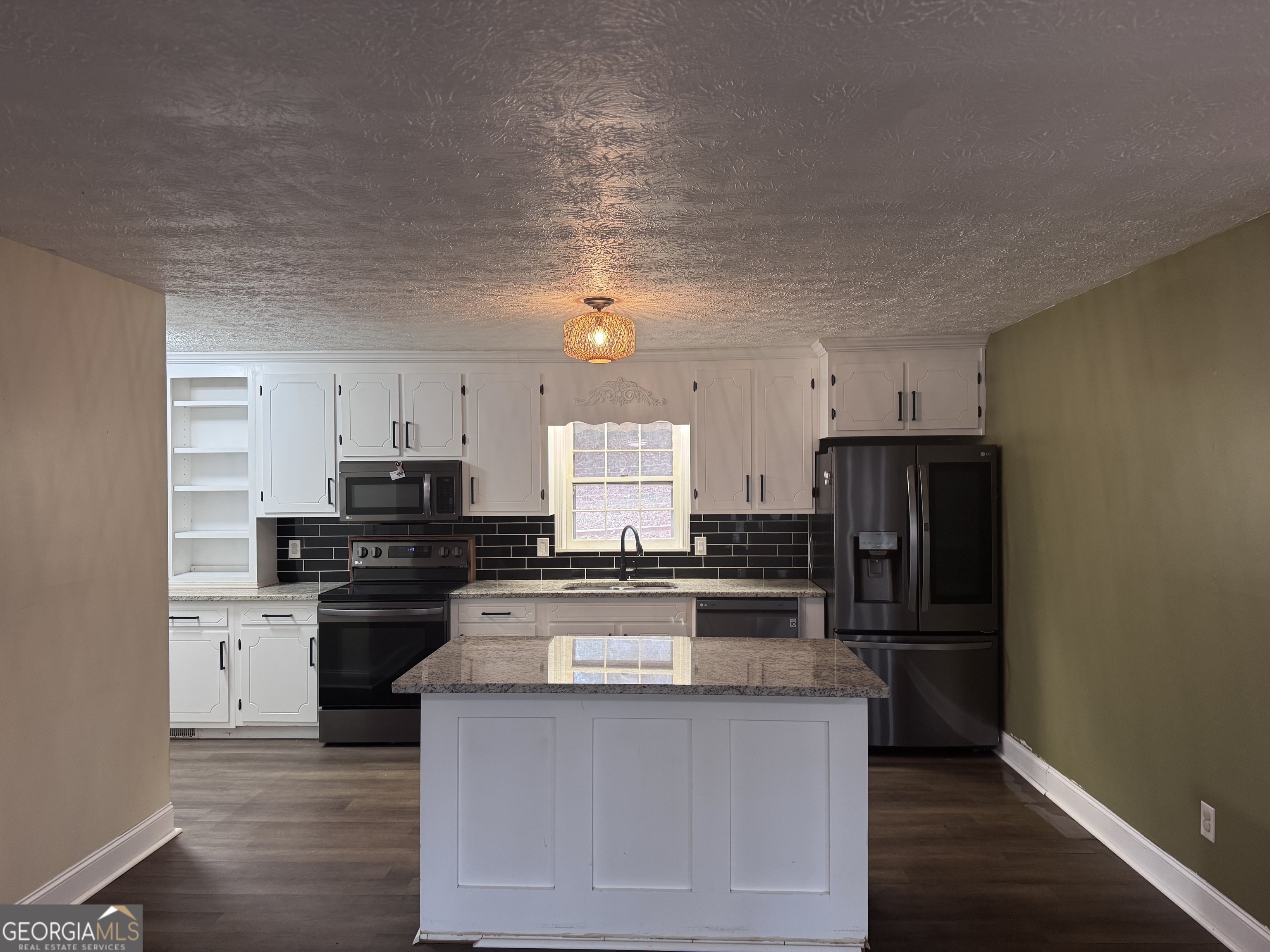 155 Dilmus Court Property Photo 3