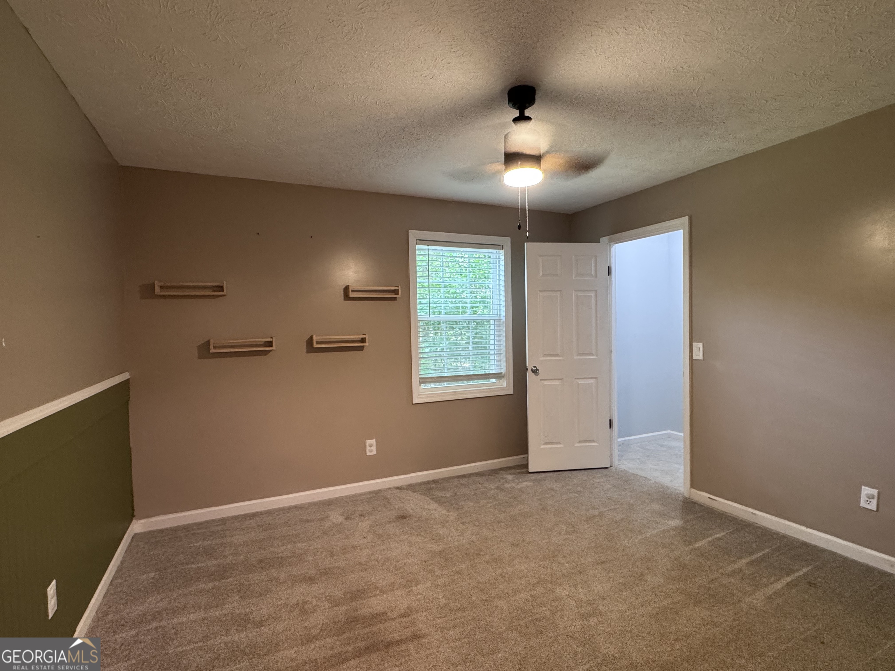 155 Dilmus Court Property Photo 11