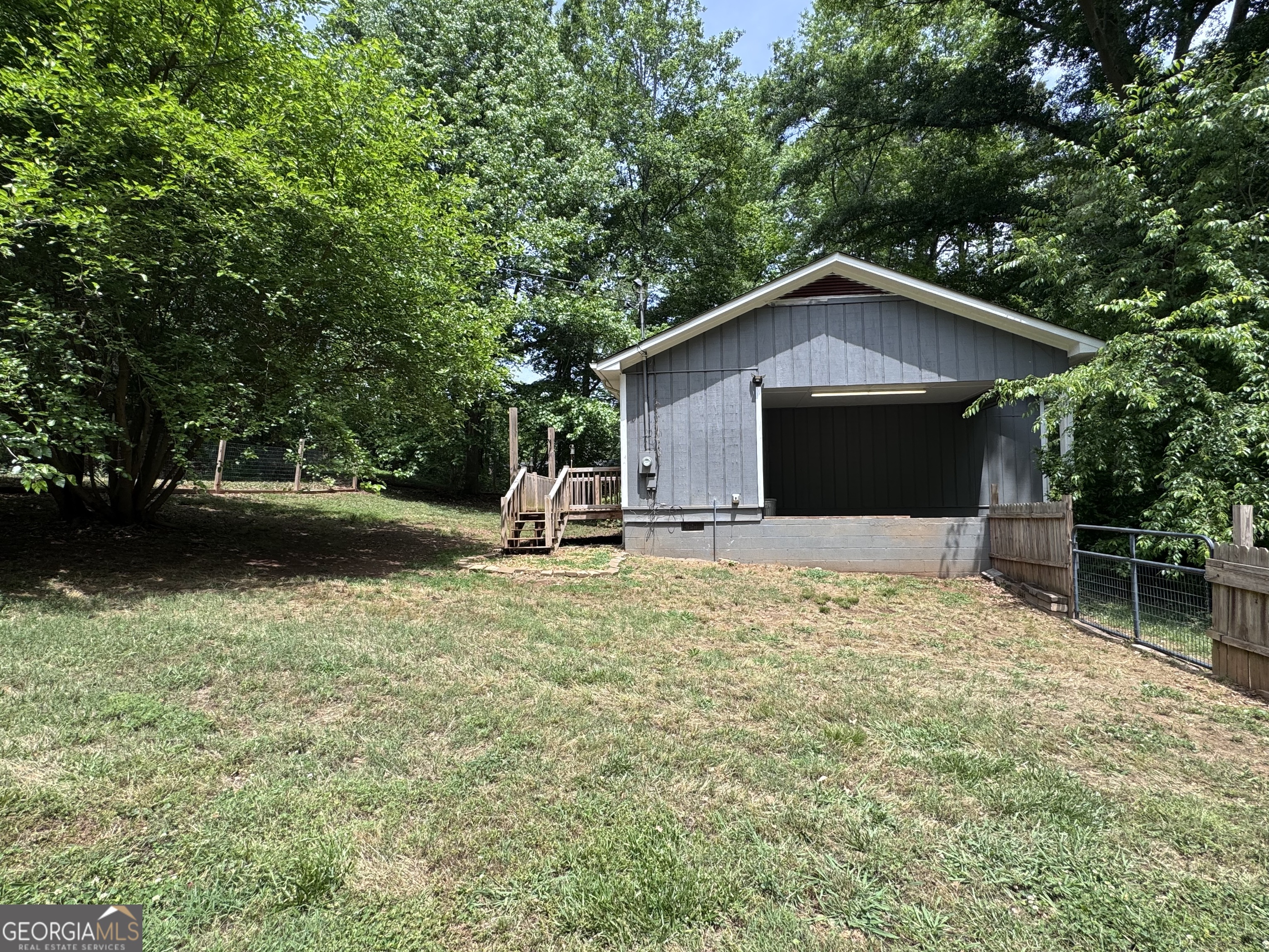155 Dilmus Court Property Photo 13