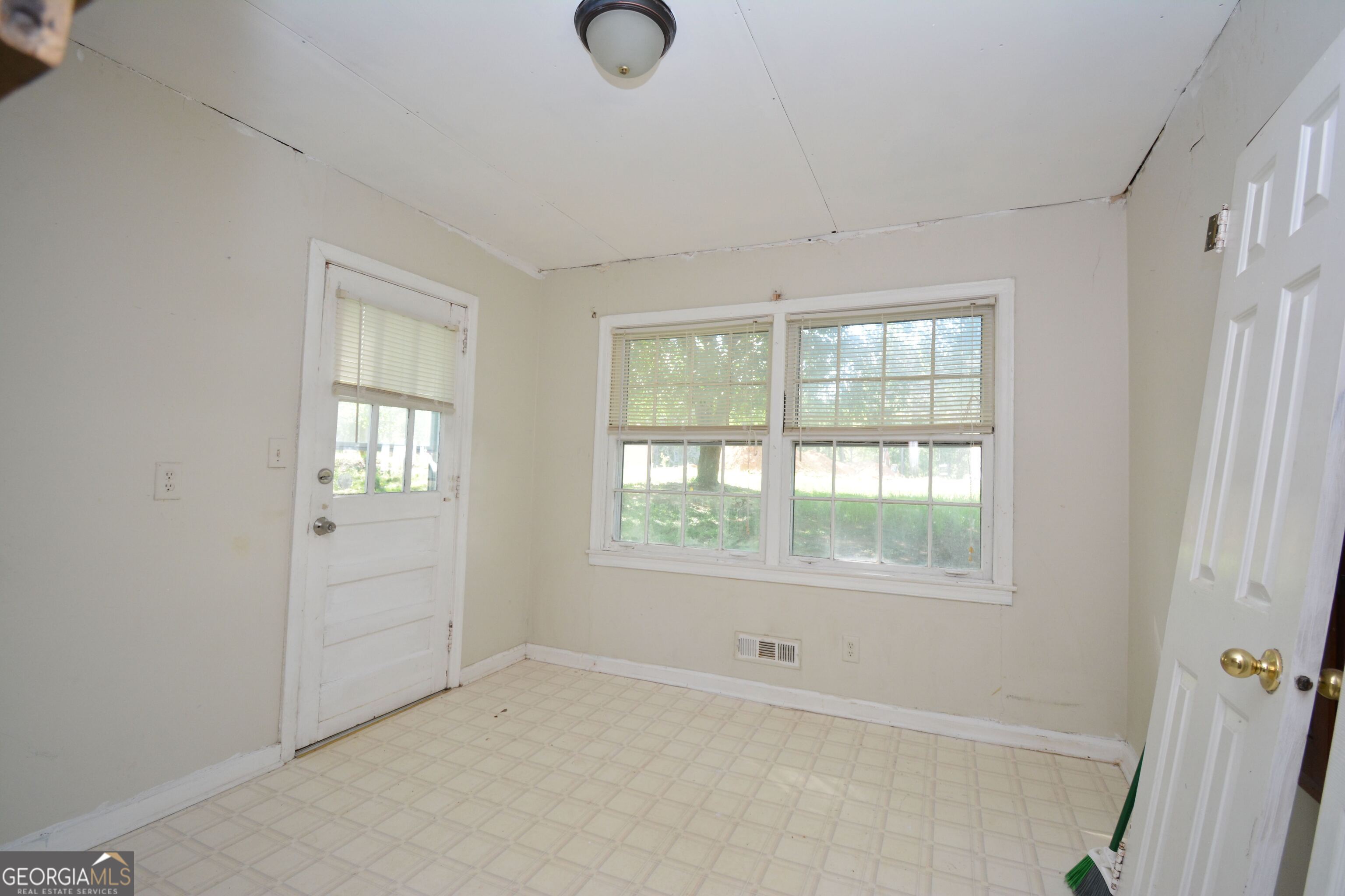 514 Grady Street Property Photo 17