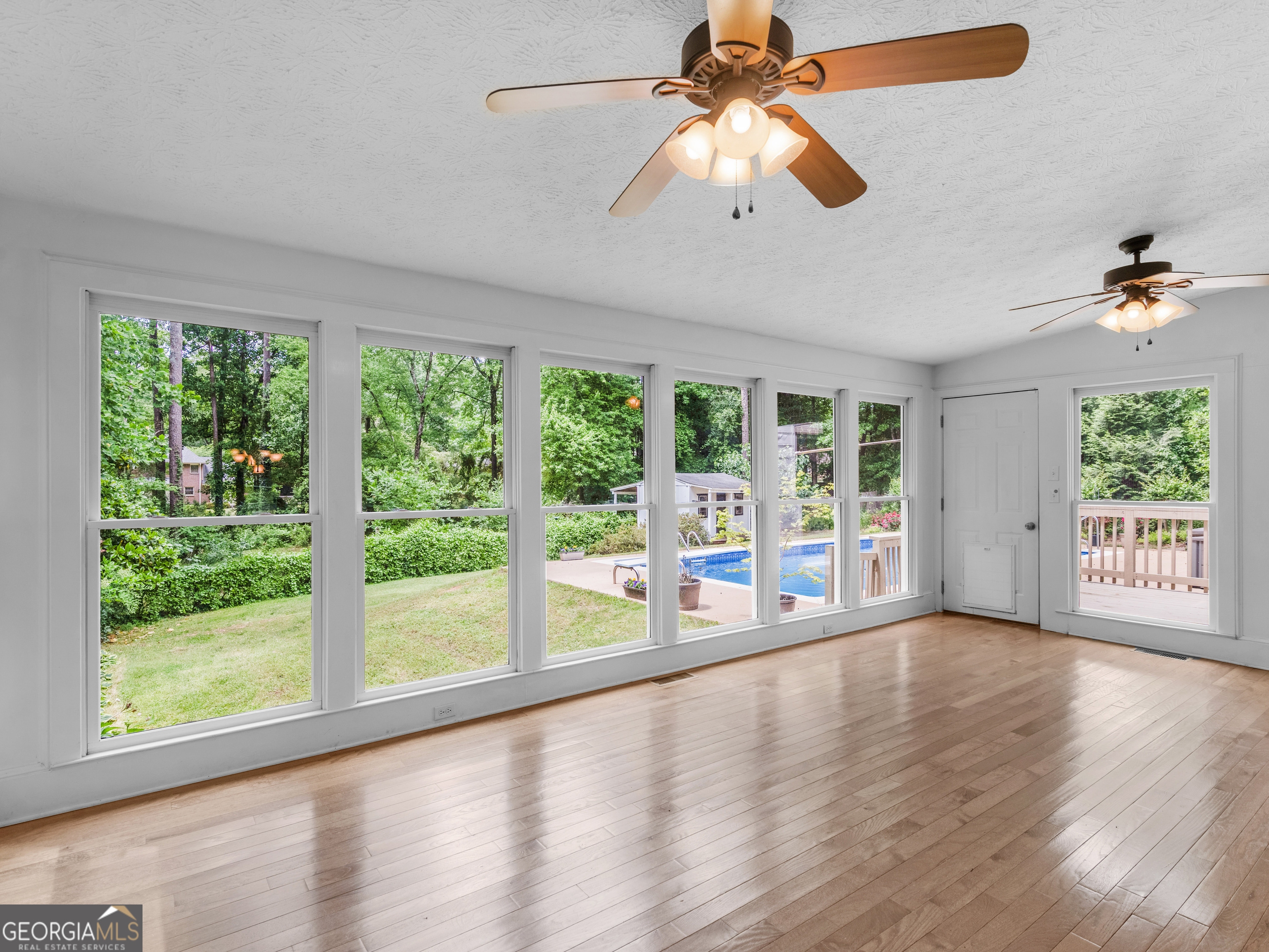 8601 N Shore Drive Property Photo 20
