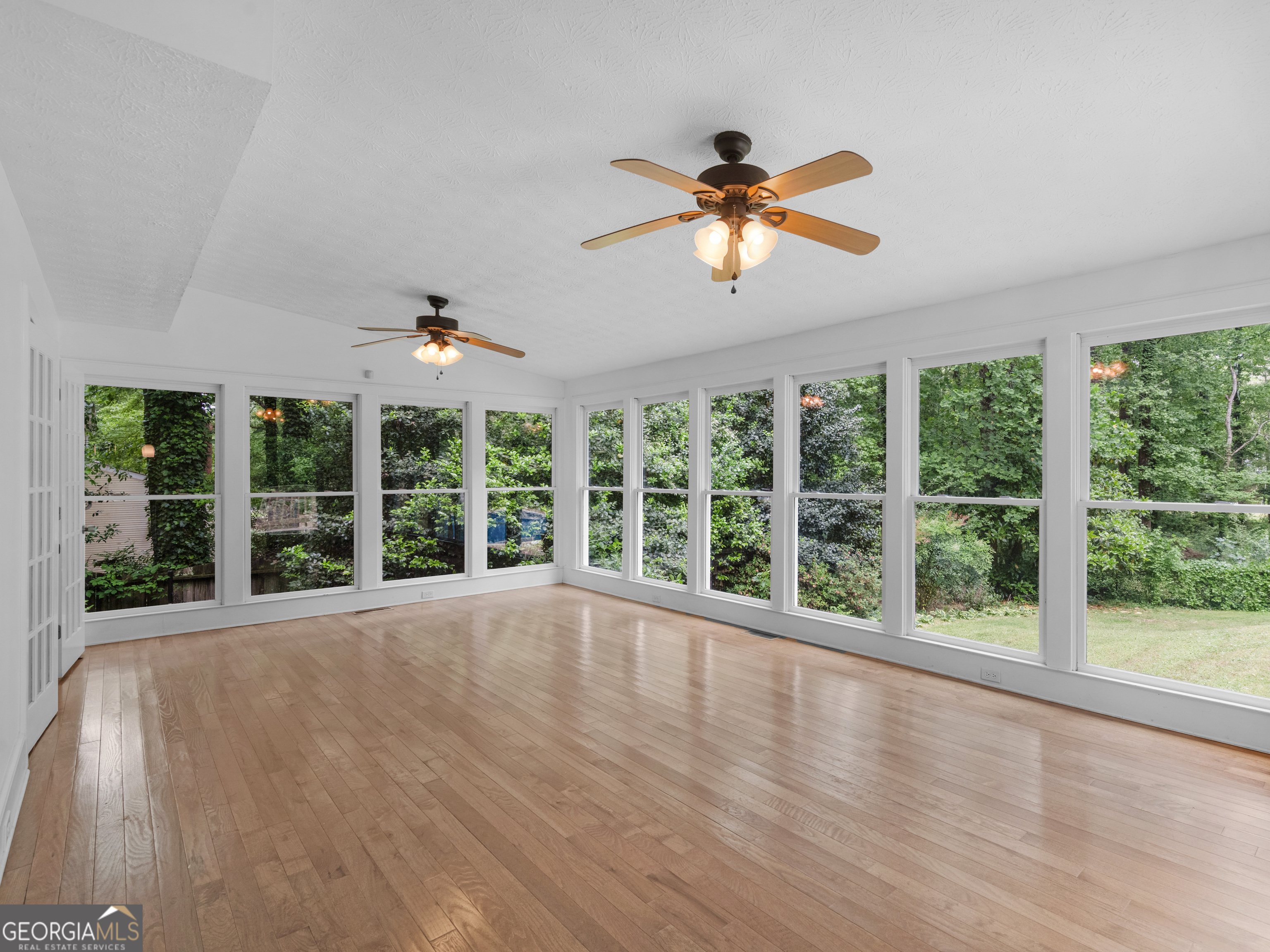 8601 N Shore Drive Property Photo 21