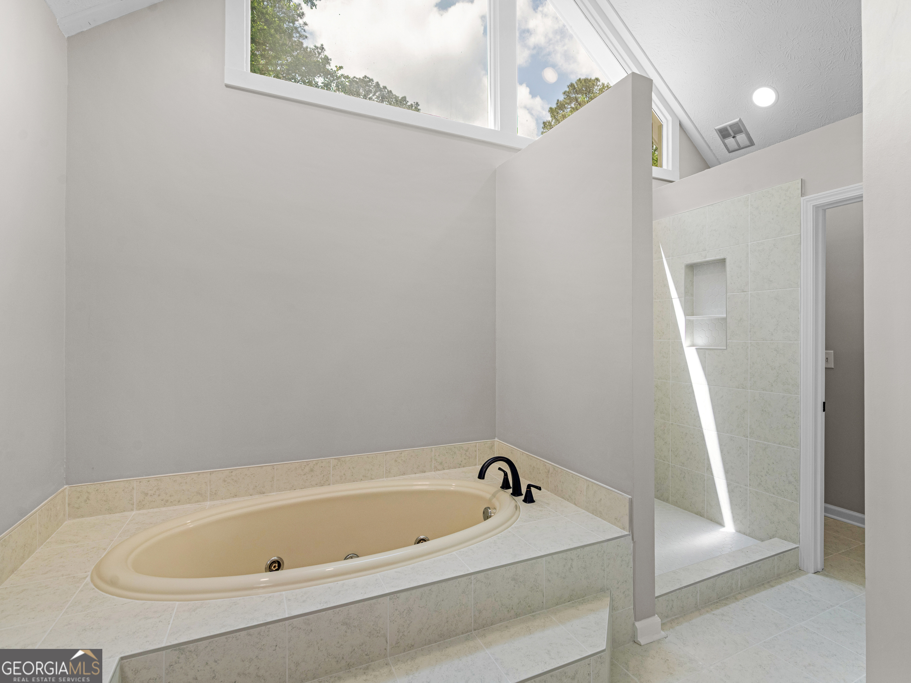 8601 N Shore Drive Property Photo 54