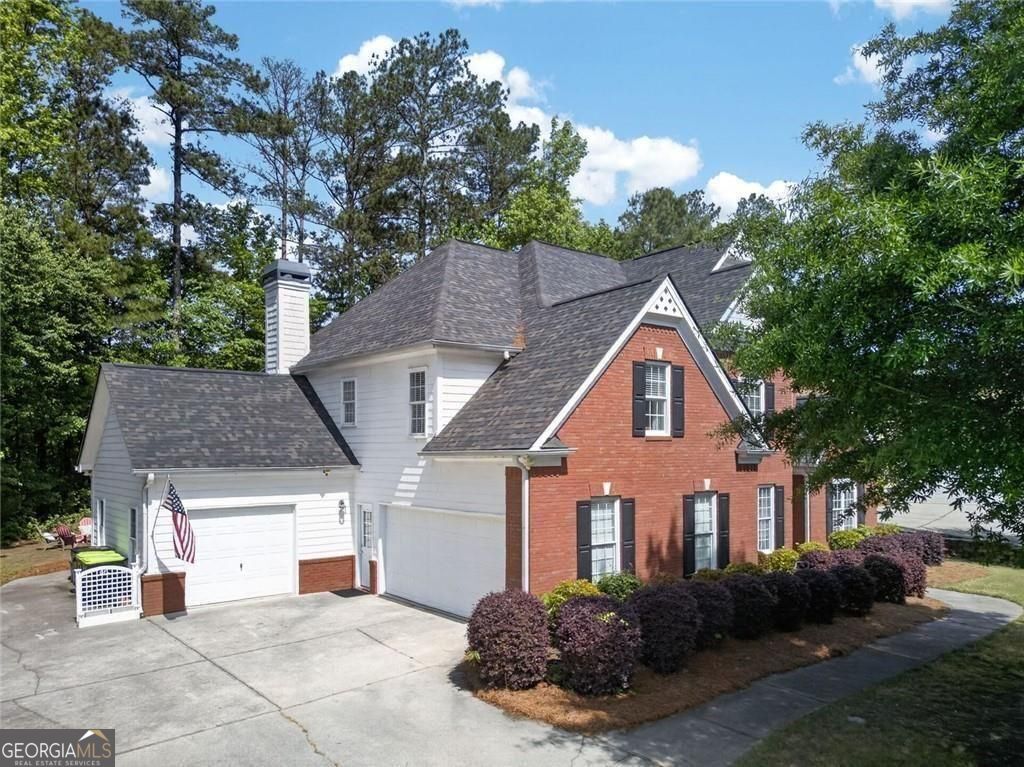 1011 Chestnut Creek Drive Property Photo 6