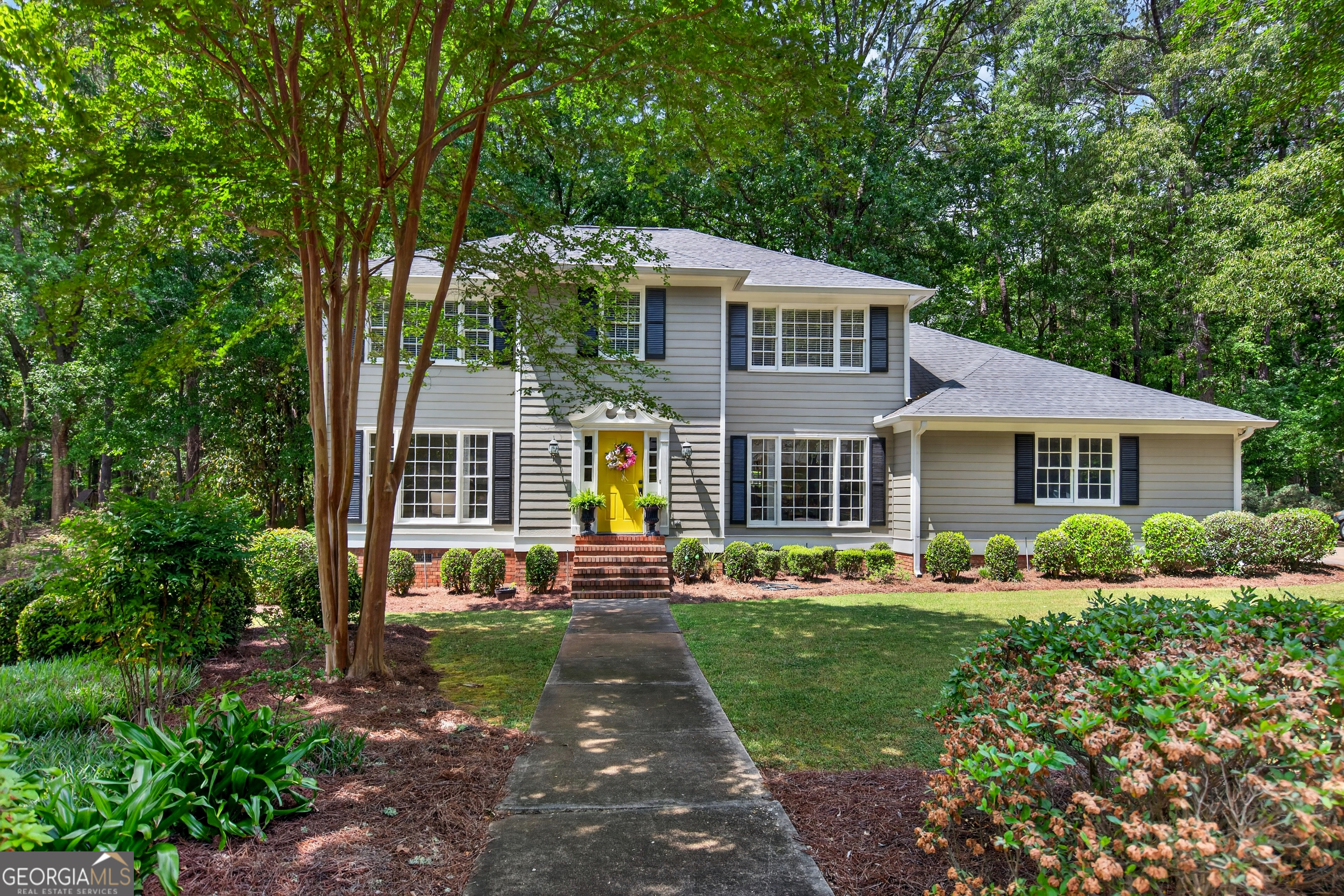 501 Ashford Circle Property Photo 1