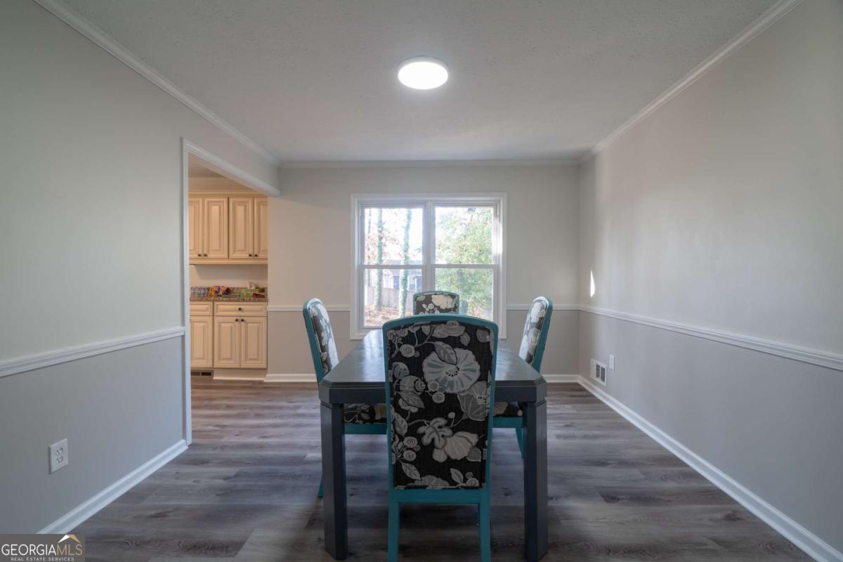 5027 Post Road Court Property Photo 10