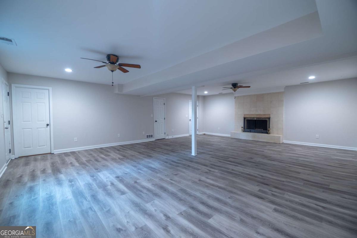 5027 Post Road Court Property Photo 27